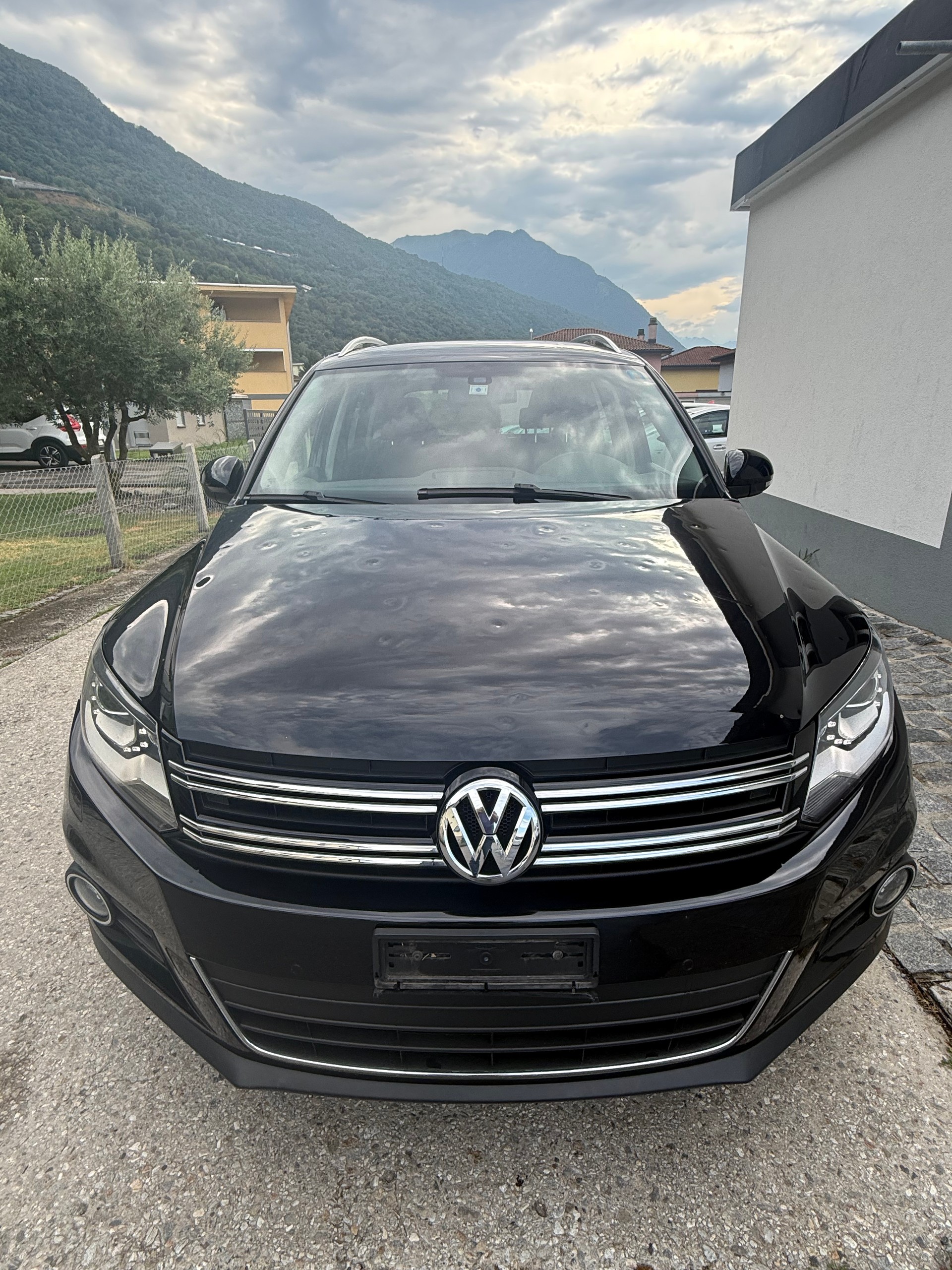 VW Tiguan 2.0 TDI BlueMotion Sport&Style 4Motion DSG-image-3