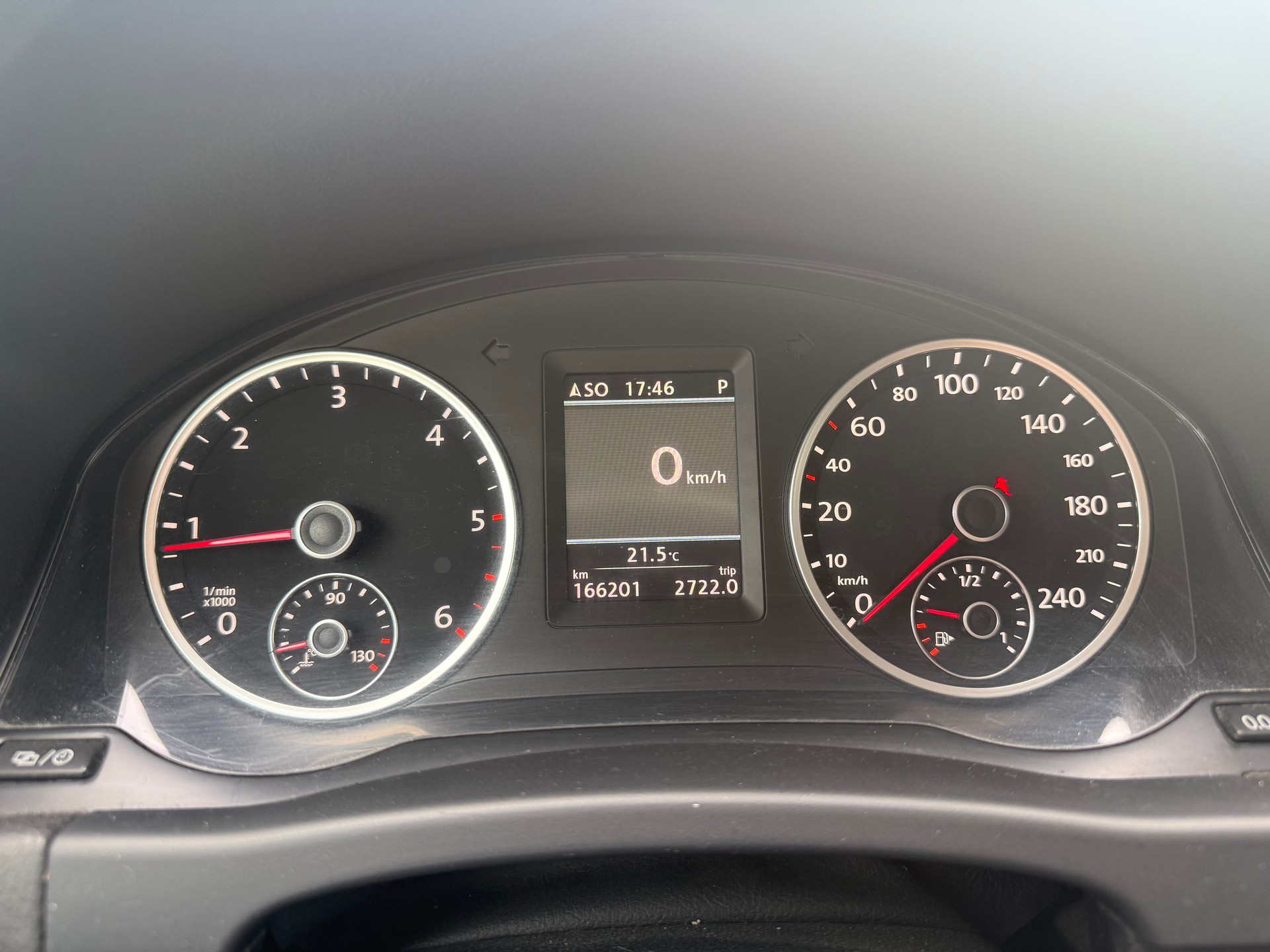 VW Tiguan 2.0 TDI BlueMotion Sport&Style 4Motion DSG-image-15