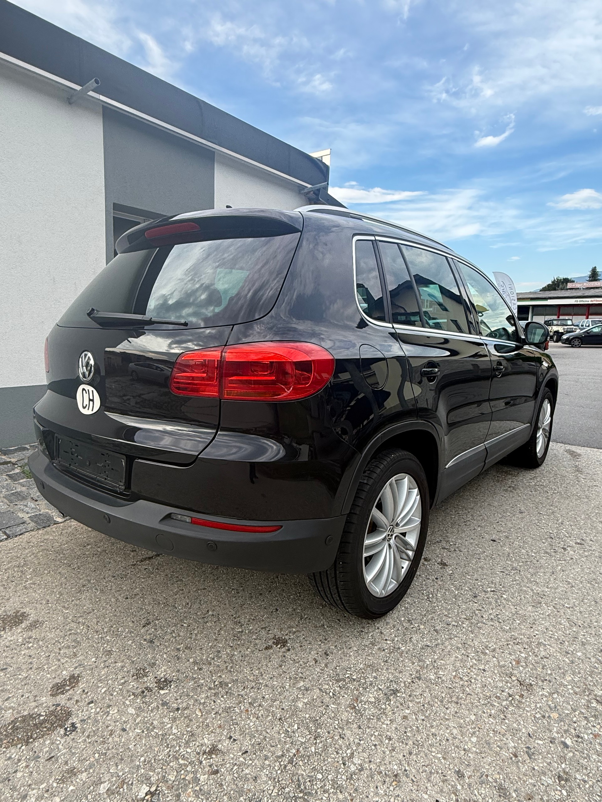 VW Tiguan 2.0 TDI BlueMotion Sport&Style 4Motion DSG-image-7