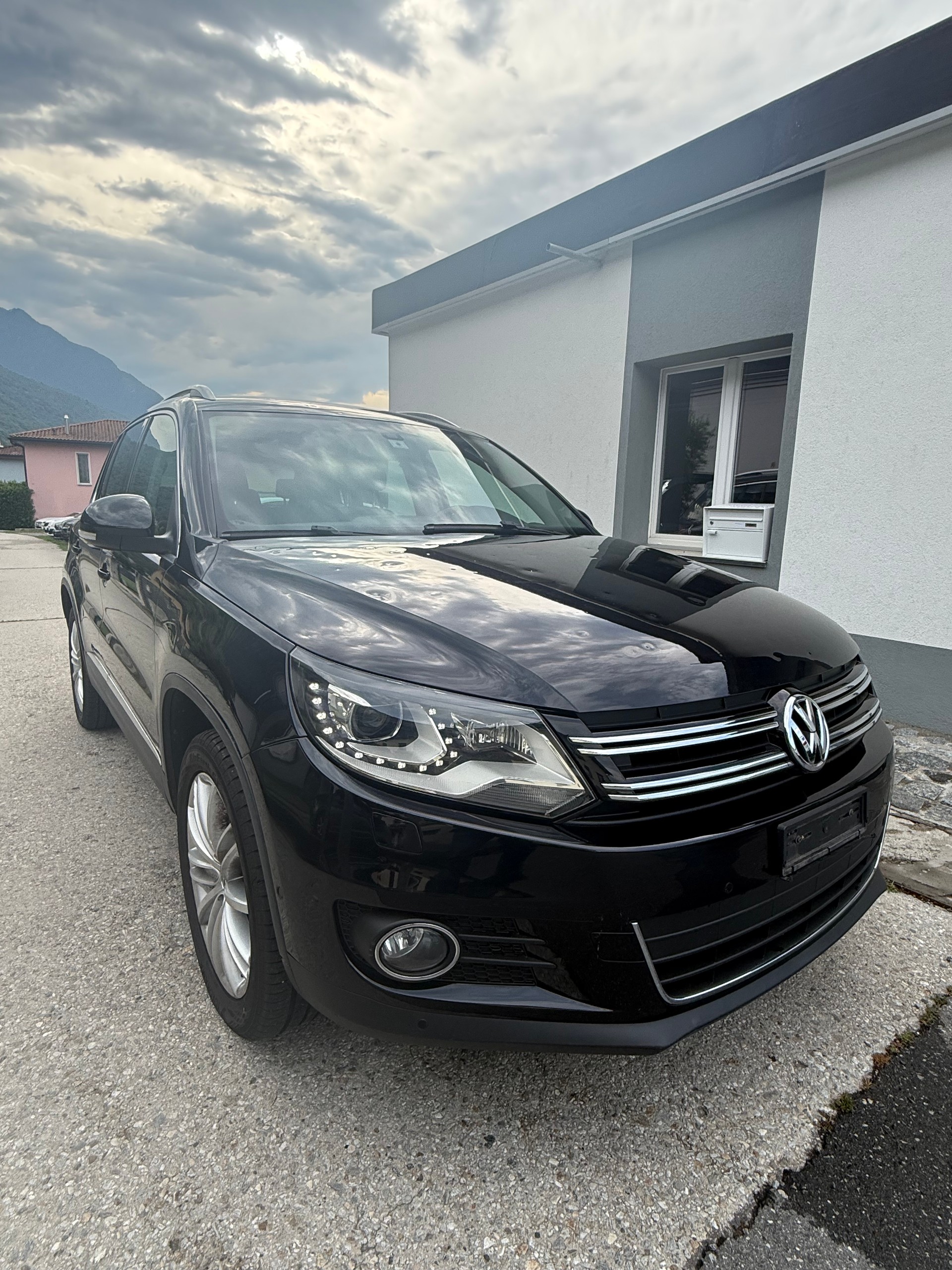 VW Tiguan 2.0 TDI BlueMotion Sport&Style 4Motion DSG-image-0