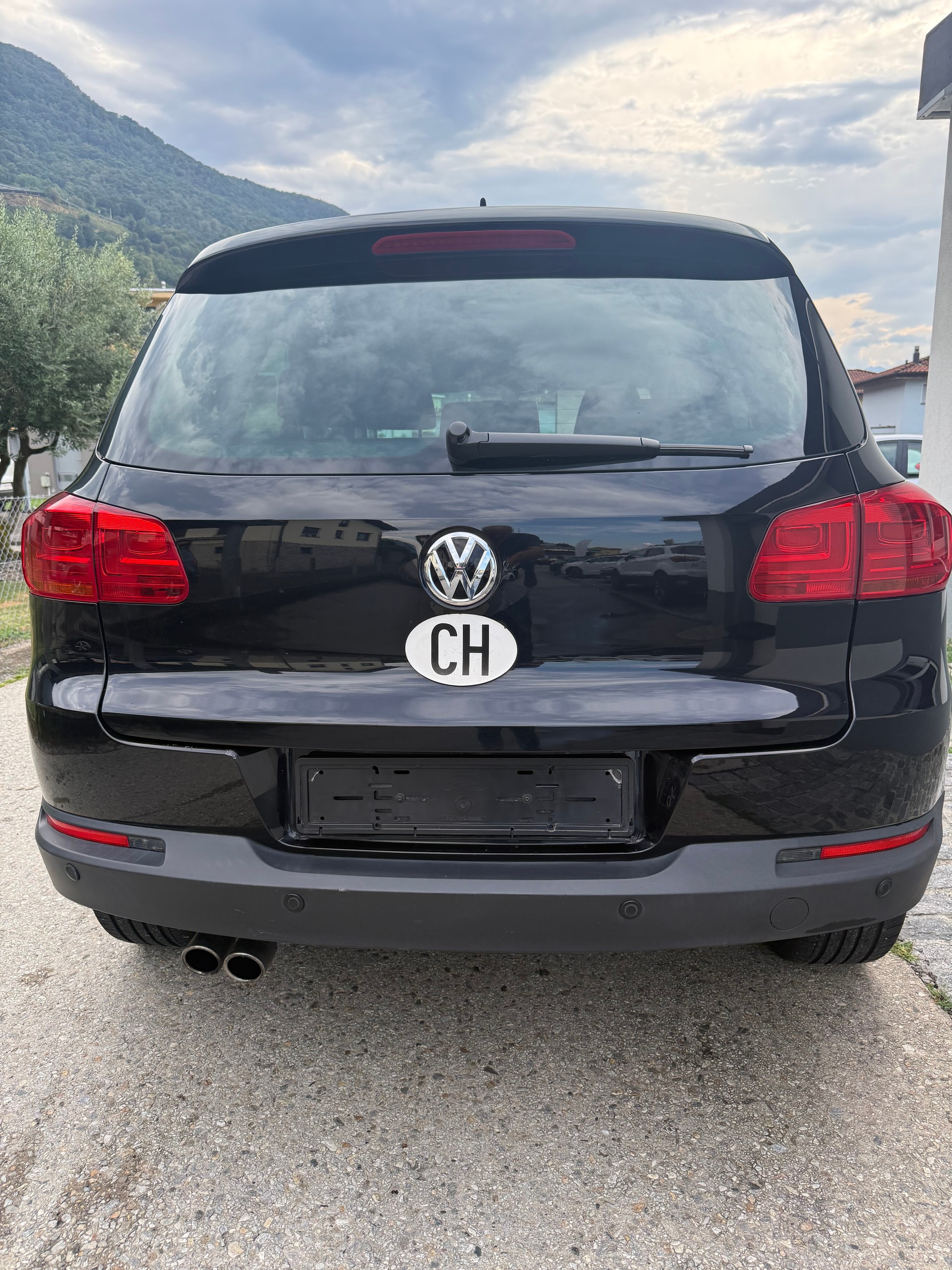 VW Tiguan 2.0 TDI BlueMotion Sport&Style 4Motion DSG-image-9
