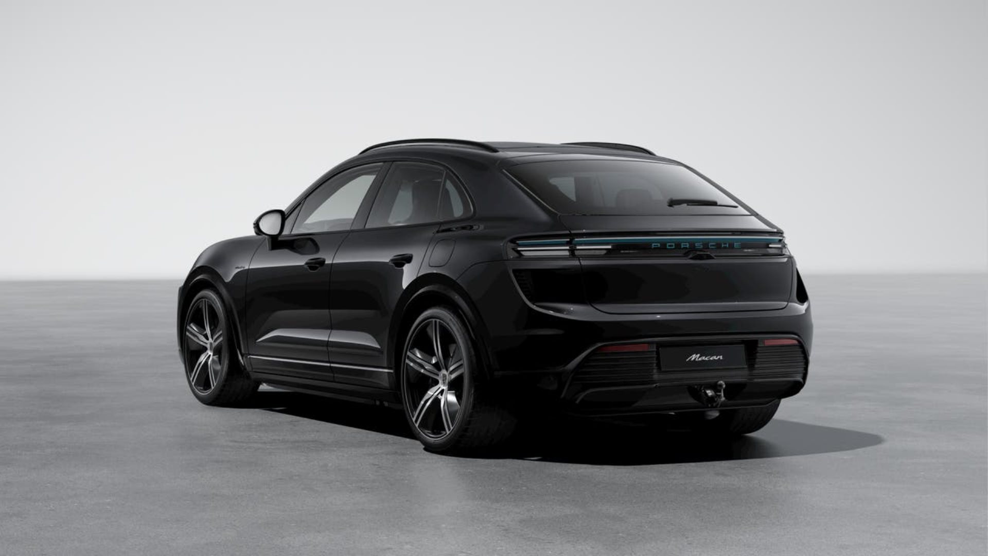PORSCHE Macan Turbo-image-2
