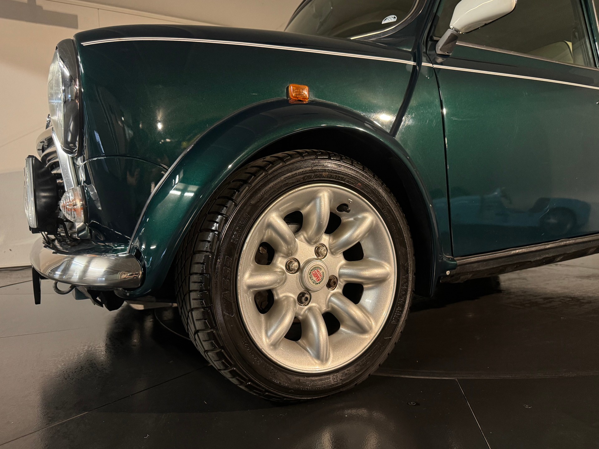 MINI Cooper 1.3i-image-8