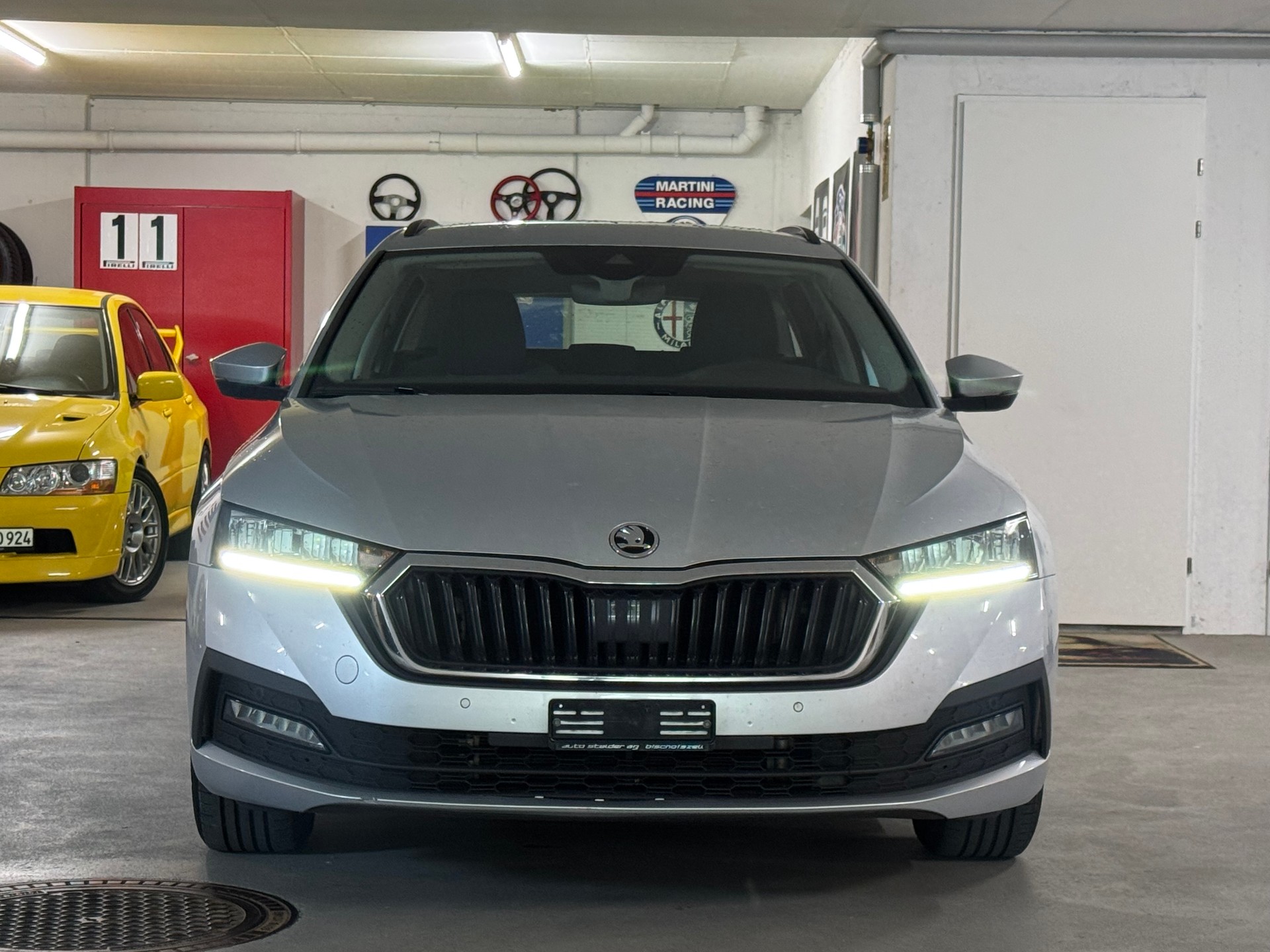 SKODA Octavia Combi 2.0 TDI DSG Ambition 4x4-image-1