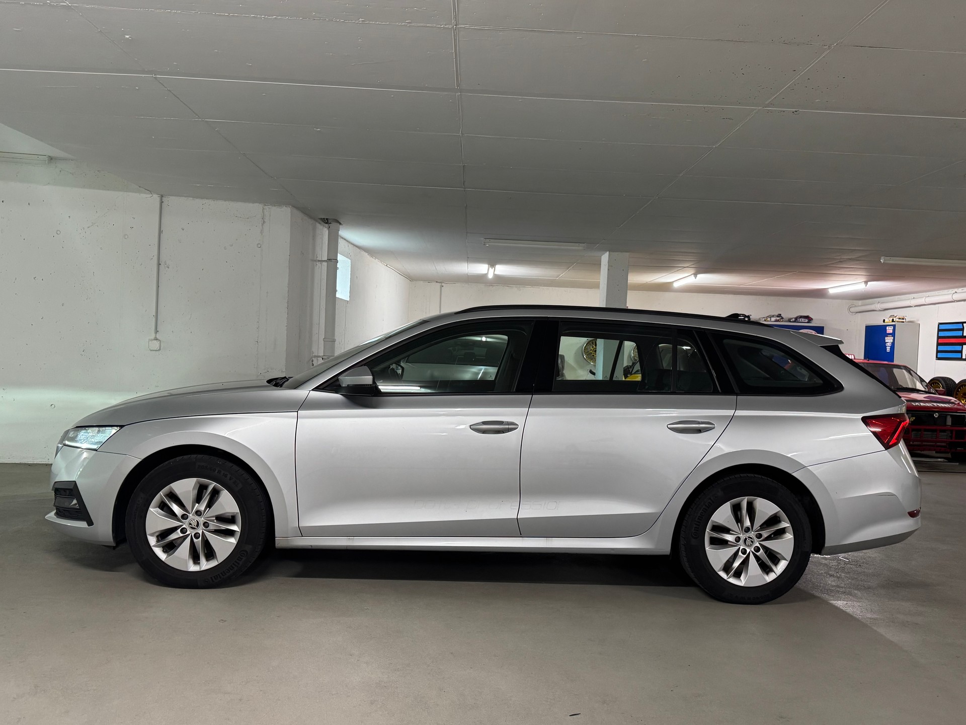 SKODA Octavia Combi 2.0 TDI DSG Ambition 4x4-image-3
