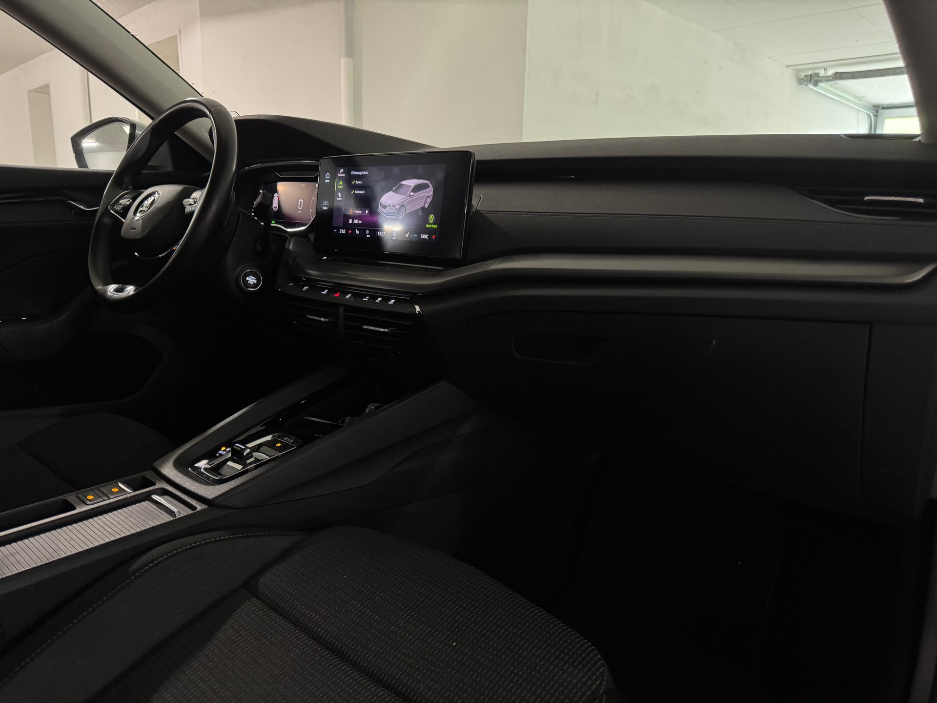 SKODA Octavia Combi 2.0 TDI DSG Ambition 4x4-image-13