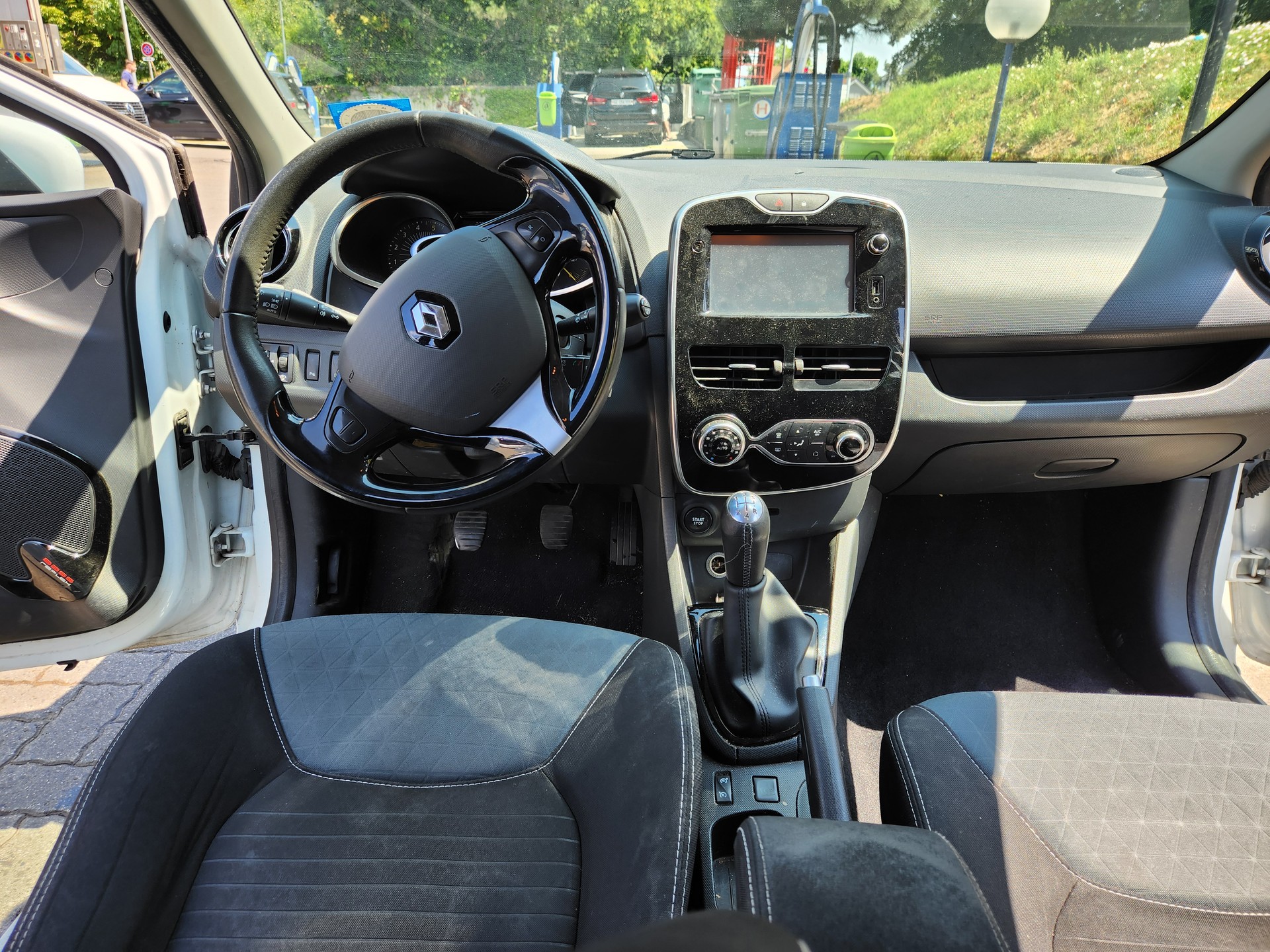 RENAULT Clio Grandtour 1.5 dCi Expression-image-4