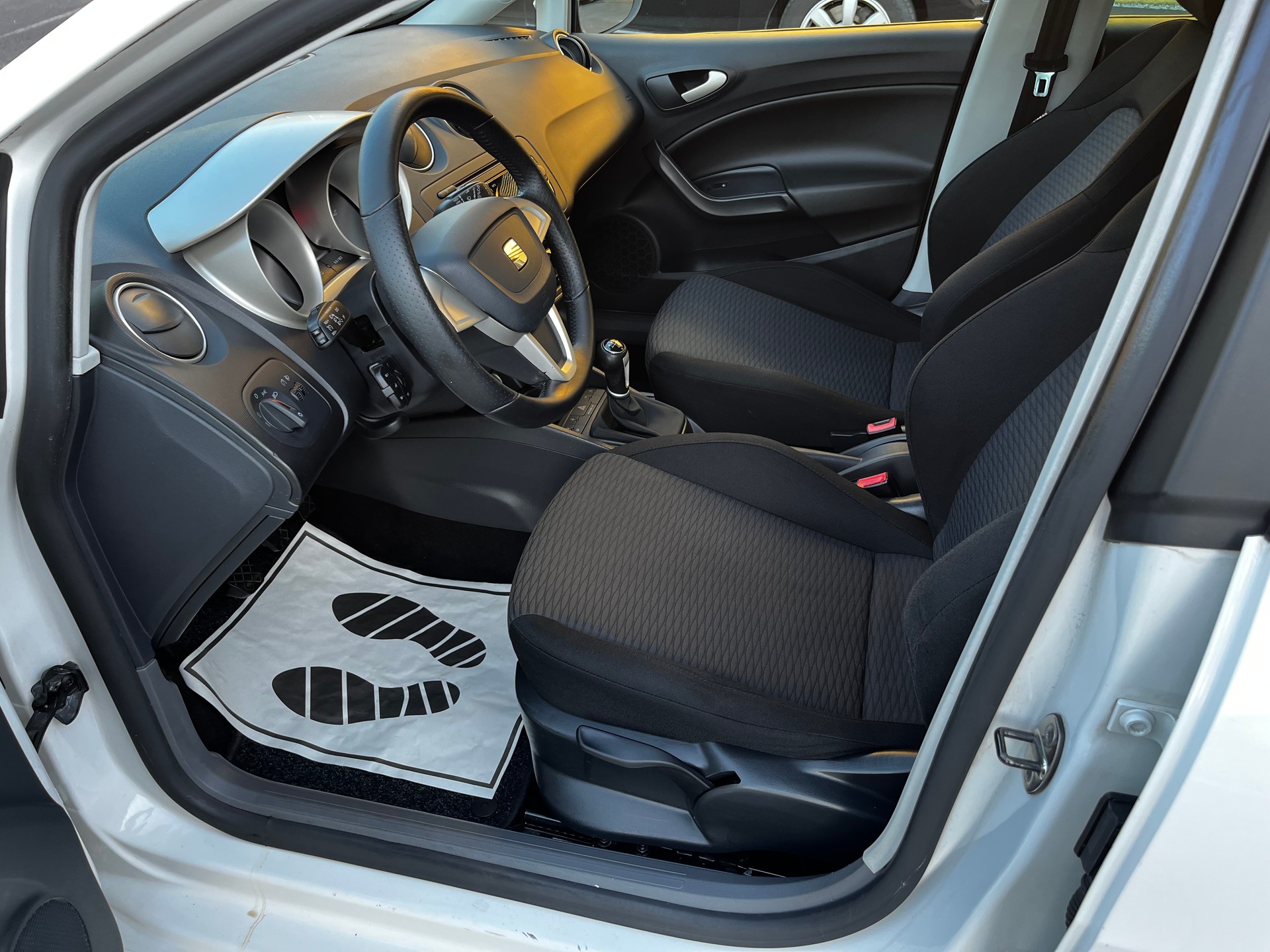 SEAT Ibiza ST 1.6 TDI Sport-image-6