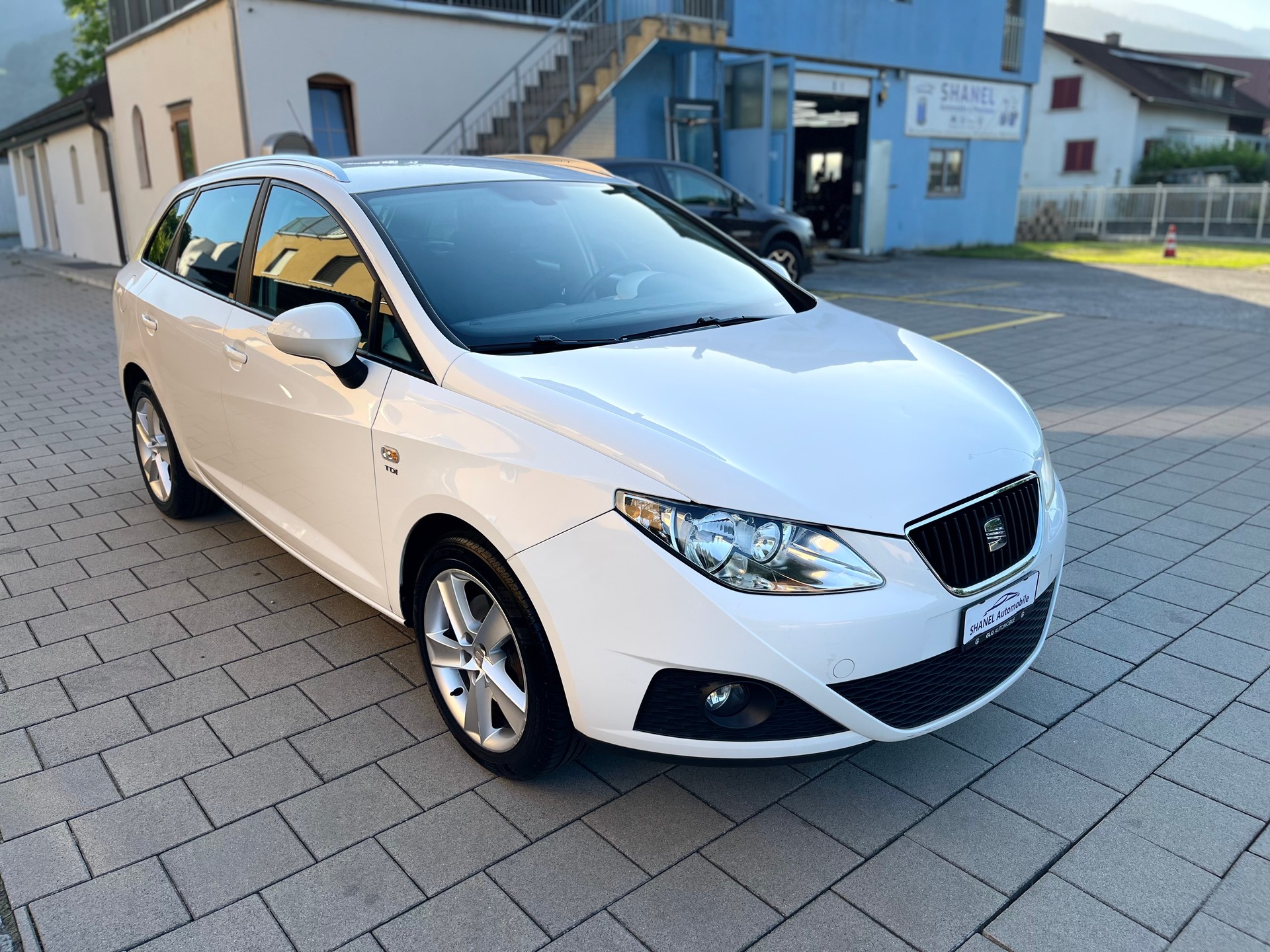 SEAT Ibiza ST 1.6 TDI Sport-image-3