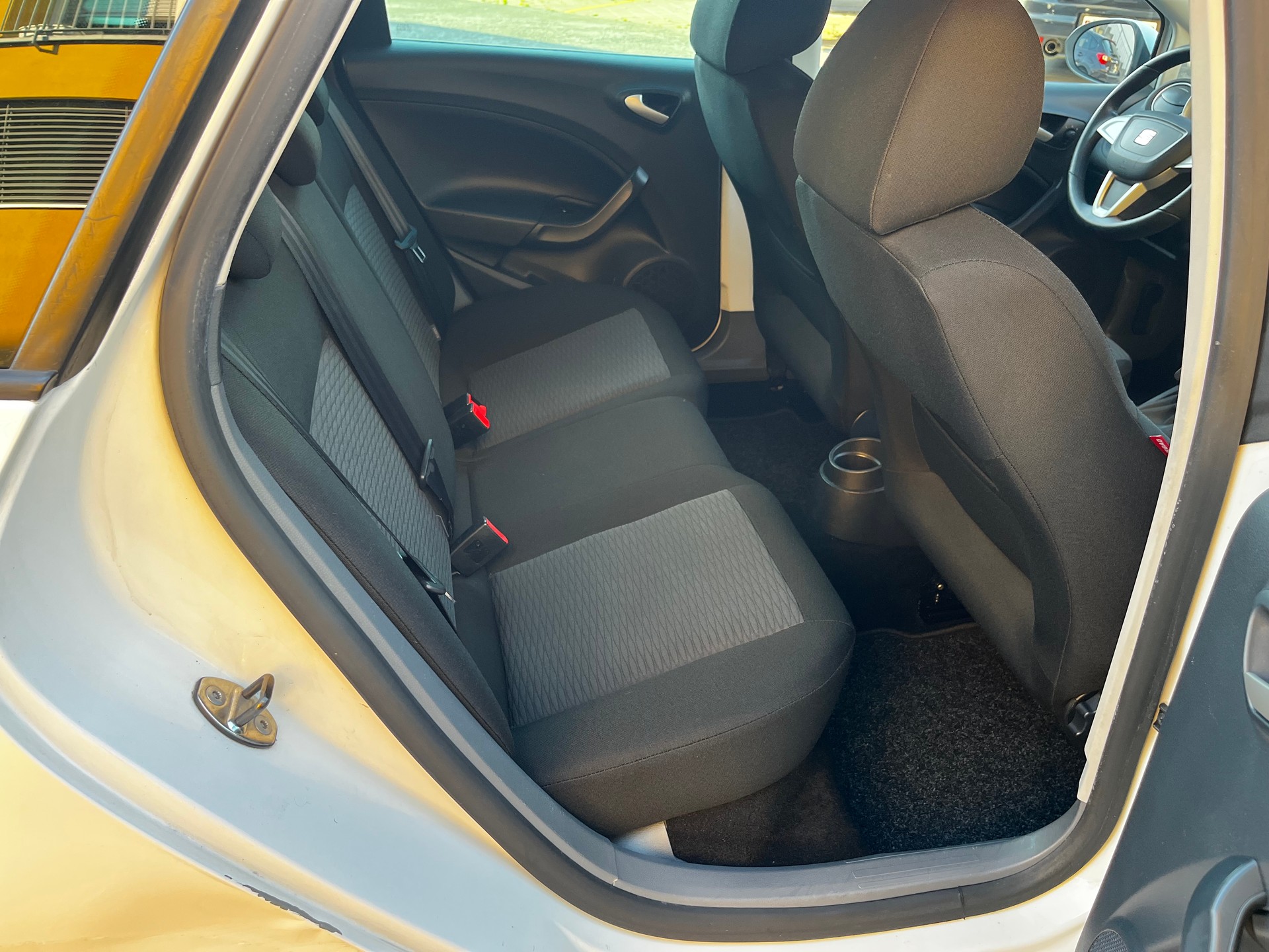 SEAT Ibiza ST 1.6 TDI Sport-image-9