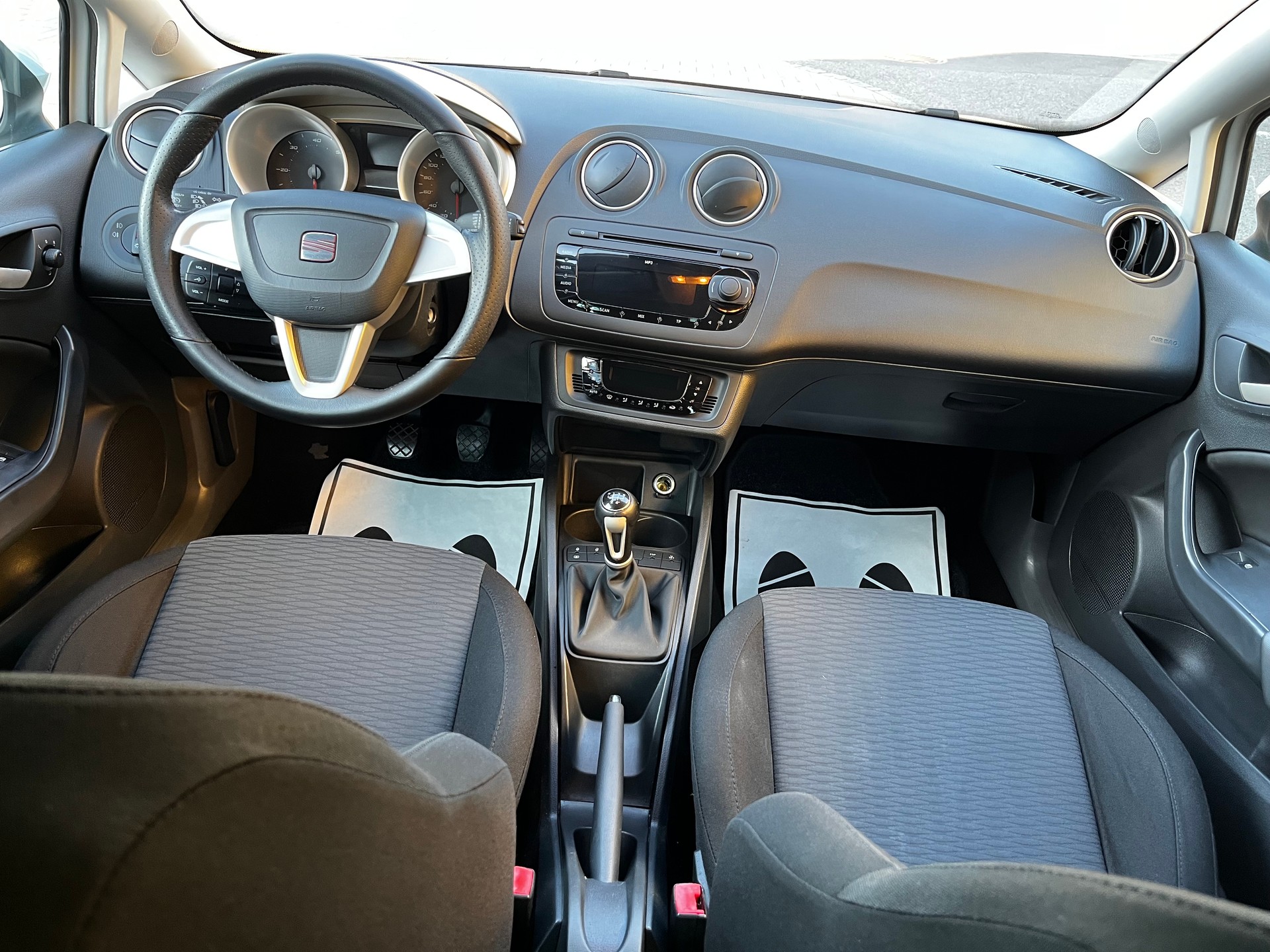 SEAT Ibiza ST 1.6 TDI Sport-image-10