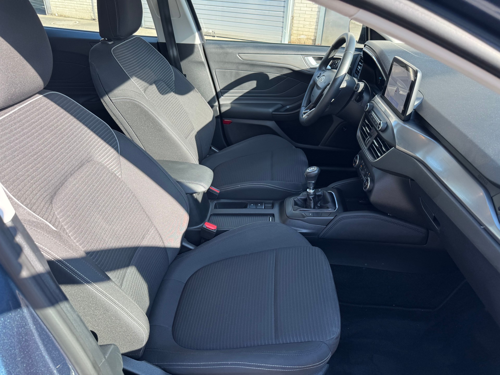 FORD Focus 1.0 MHEV Cool Connect-image-9