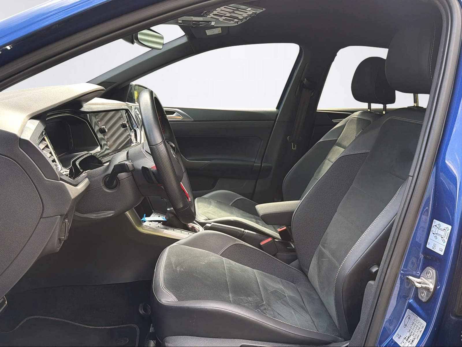VW Polo 2.0 TSI GTI DSG-image-8