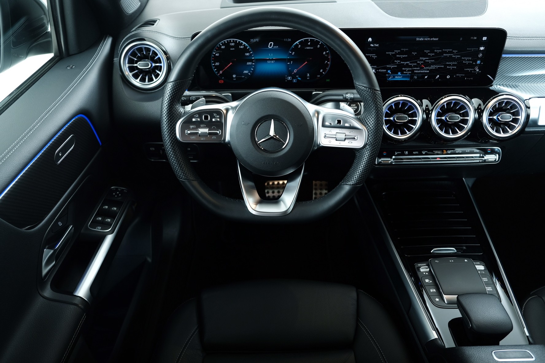MERCEDES-BENZ GLB 250 4Matic AMG Line 8G-Tronic-image-6