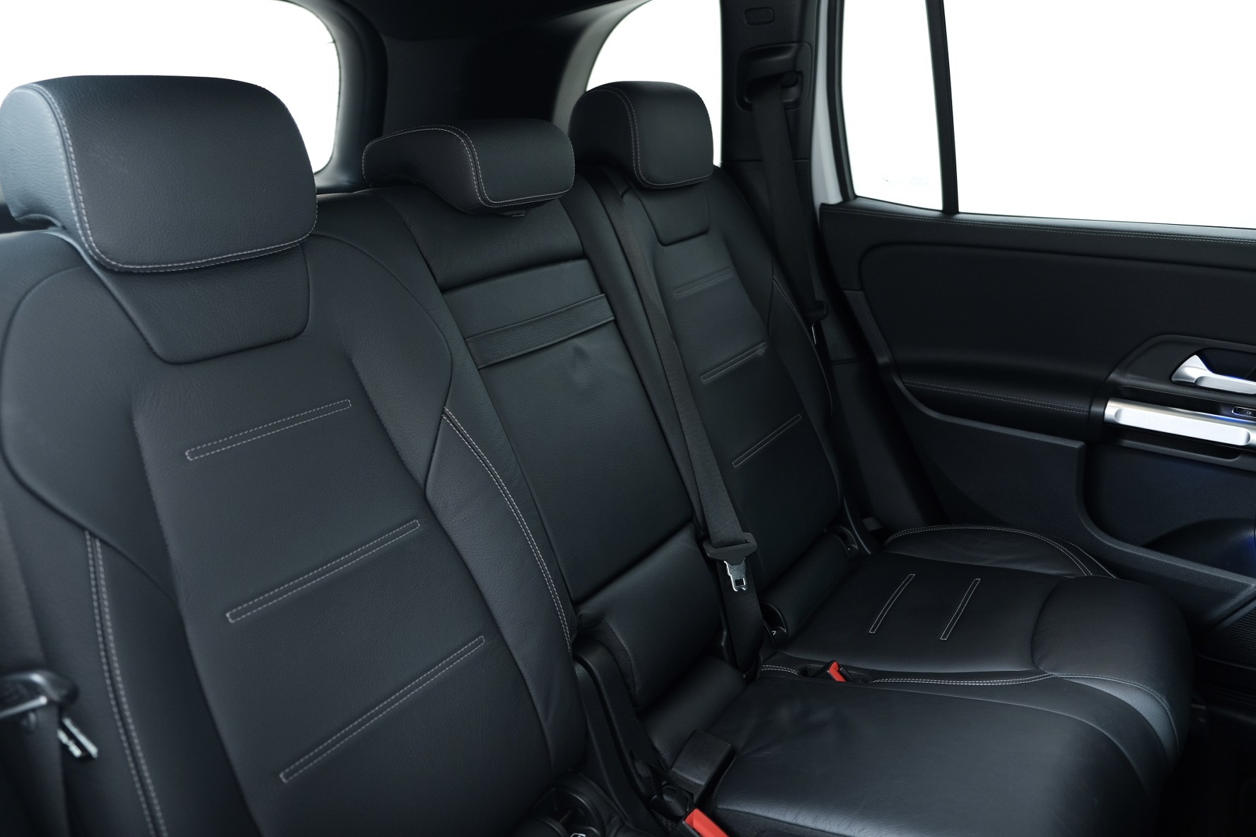 MERCEDES-BENZ GLB 250 4Matic AMG Line 8G-Tronic-image-11