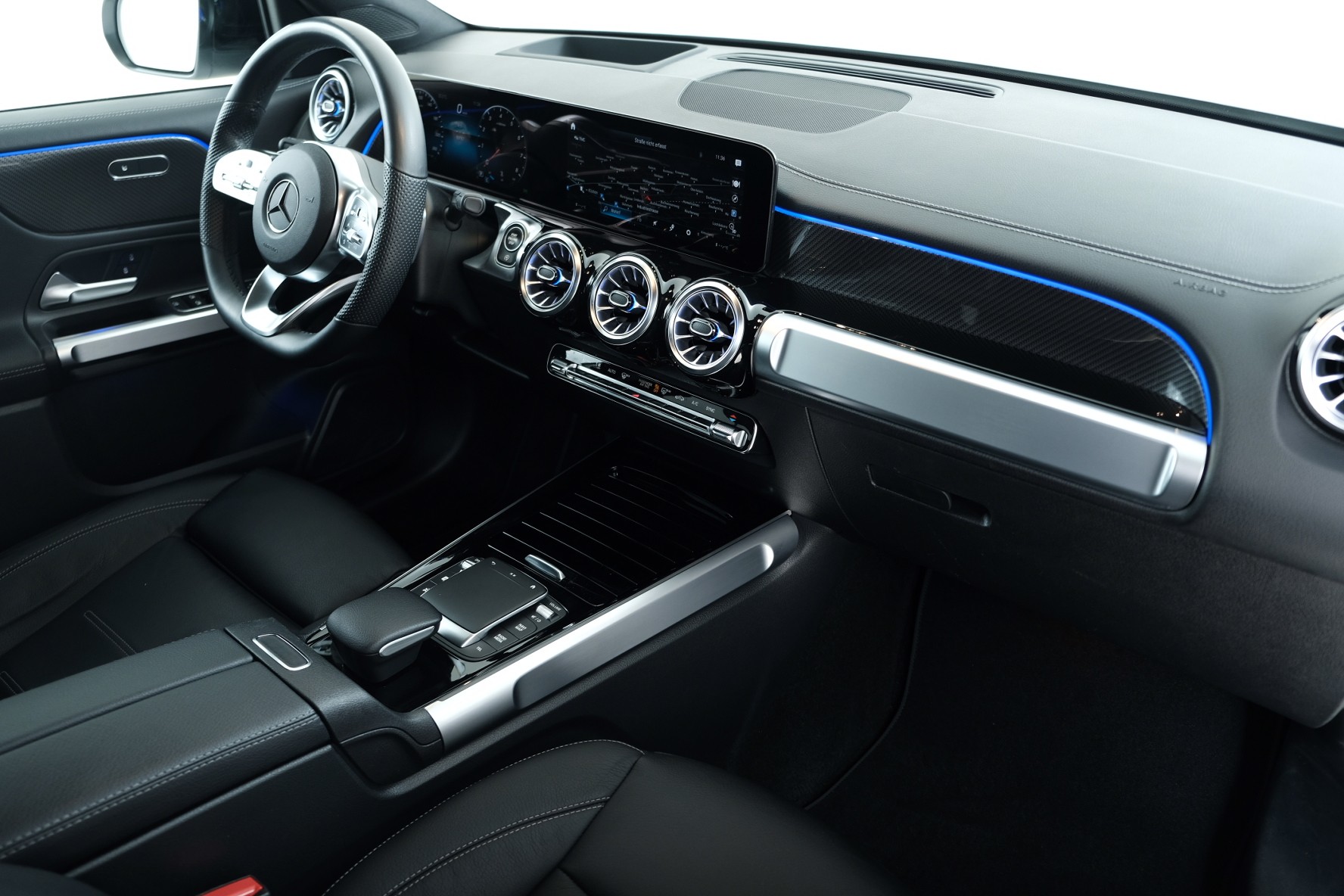 MERCEDES-BENZ GLB 250 4Matic AMG Line 8G-Tronic-image-5