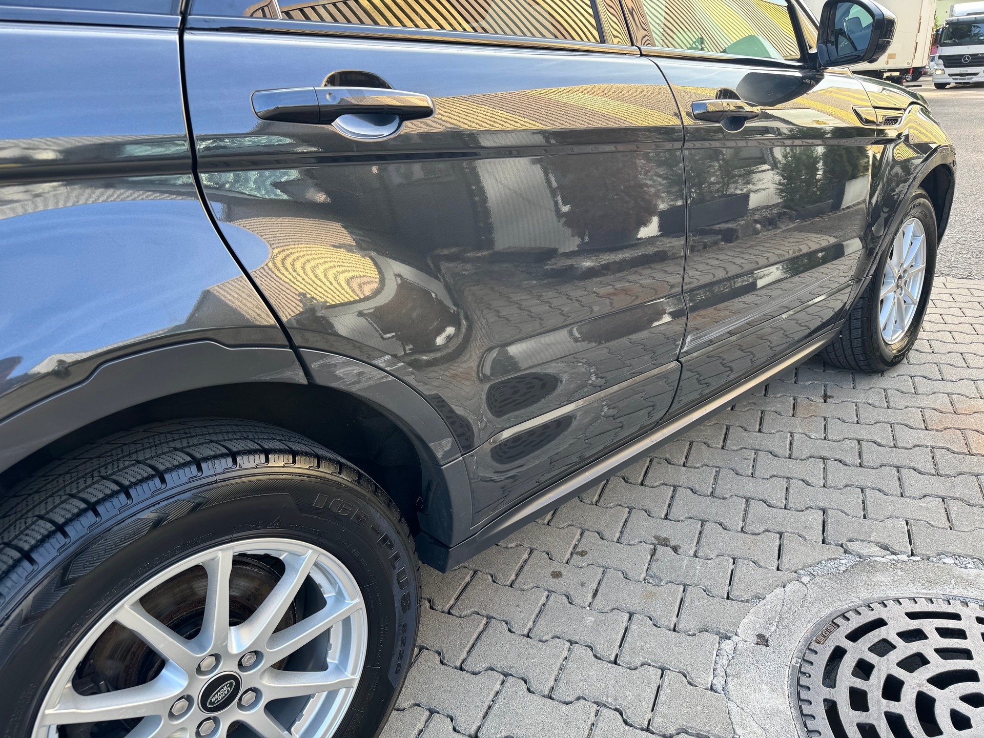 LAND ROVER Range Rover Evoque 2.0 Si4 SE Dynamic AT9-image-8