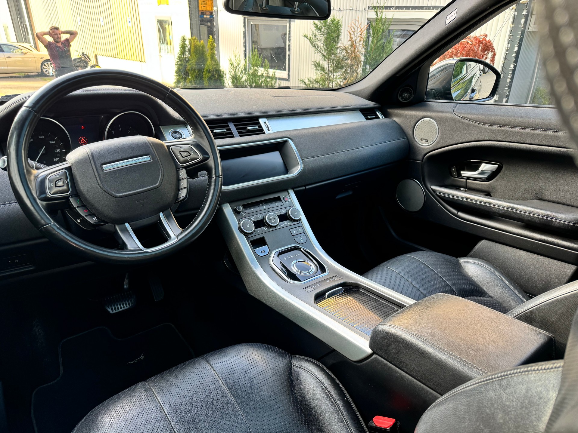 LAND ROVER Range Rover Evoque 2.0 Si4 SE Dynamic AT9-image-12