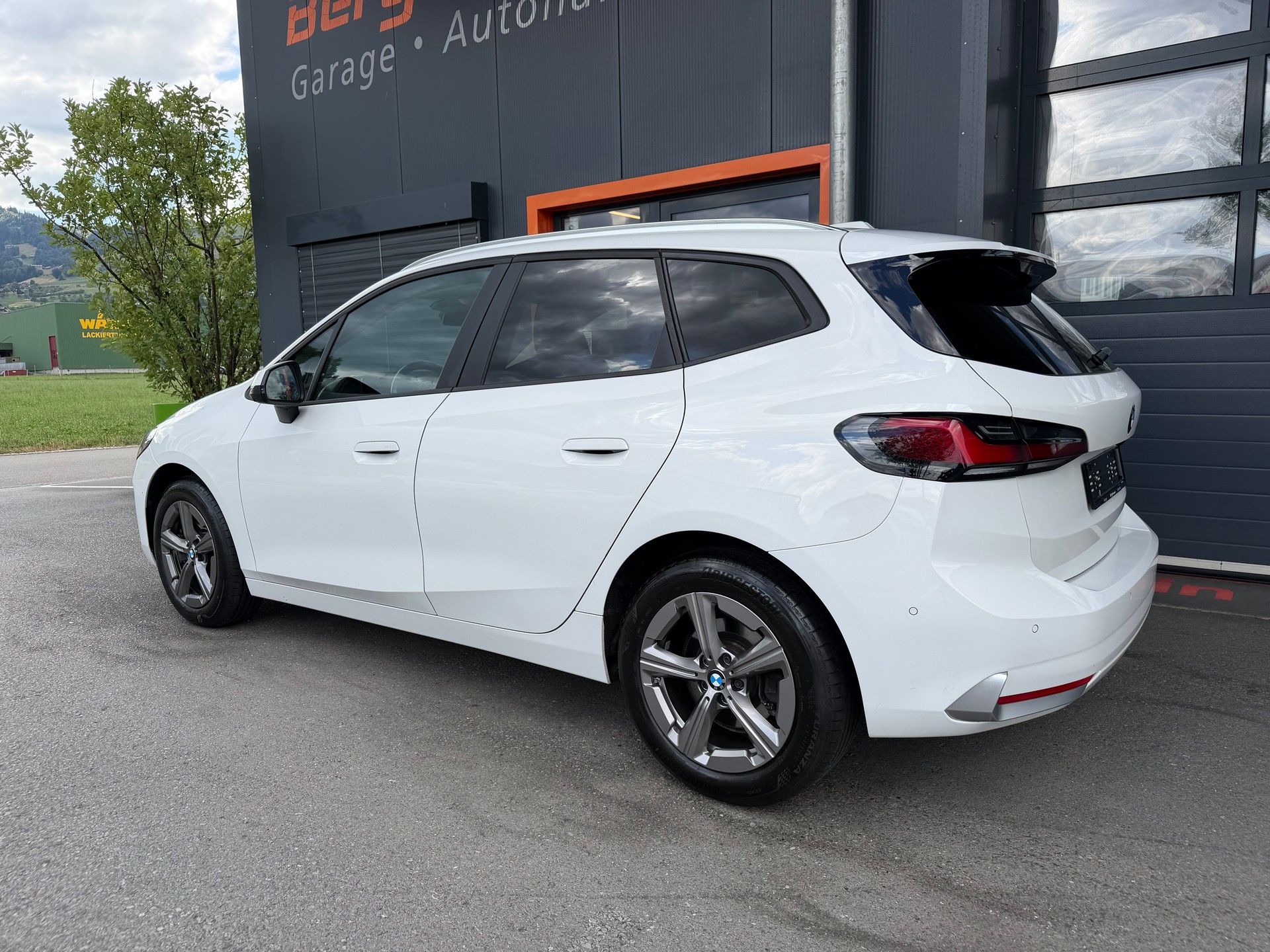 BMW 223d Active Tourer xDrive DKG-image-2
