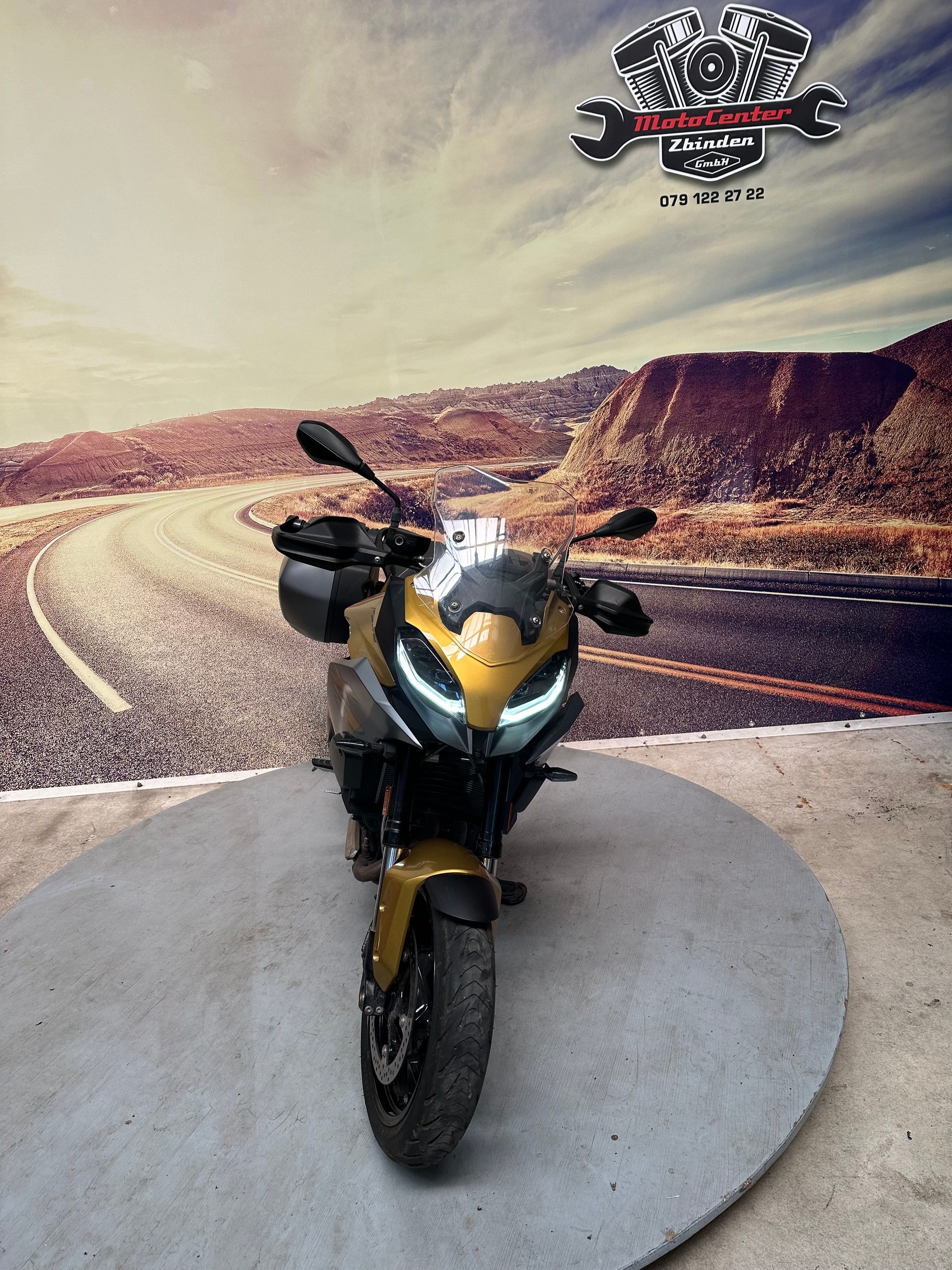 BMW F 900 XR ABS-showroom-element-2