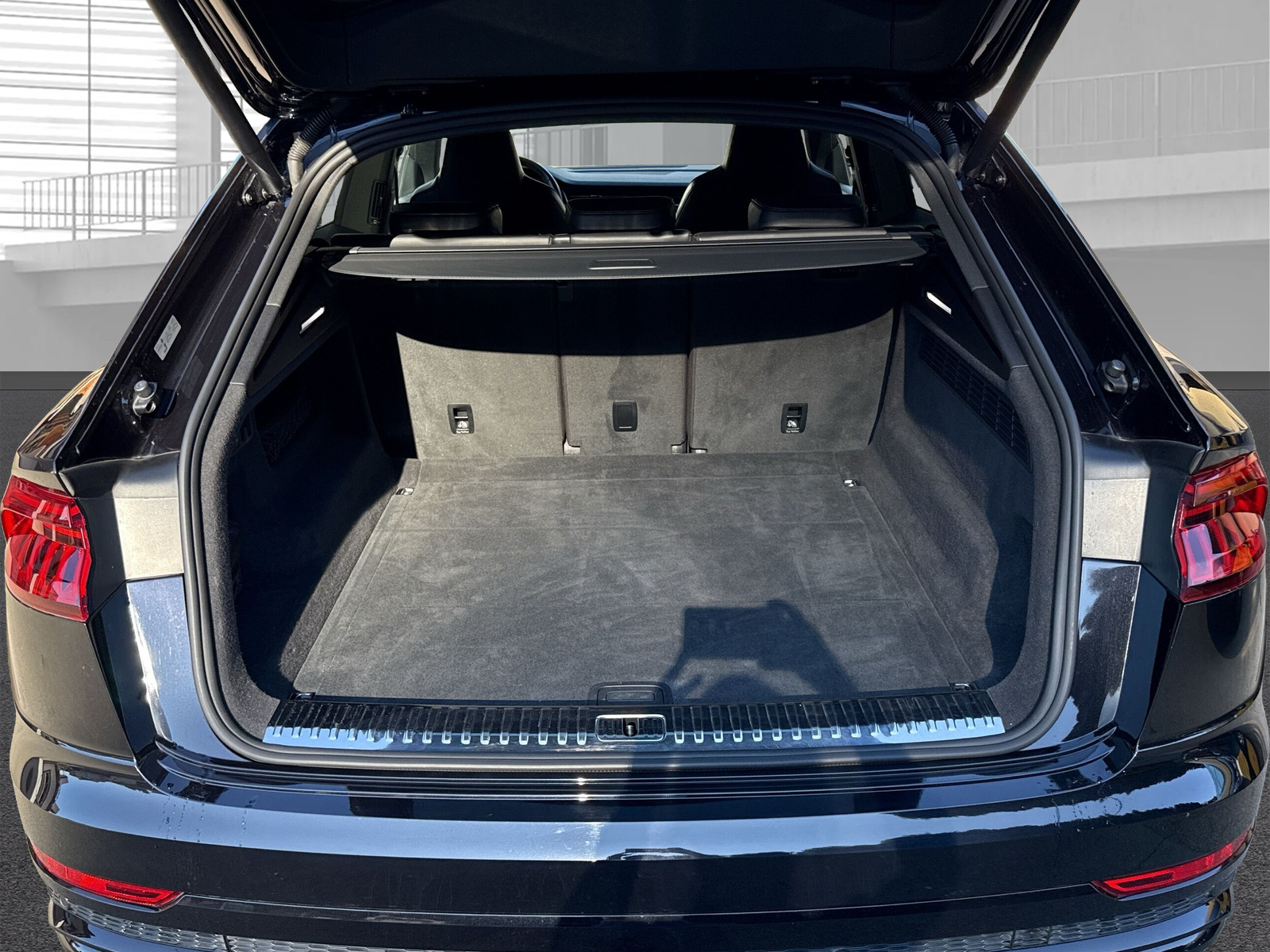 AUDI Q8 50 TDI quattro tiptronic S-Line-image-16