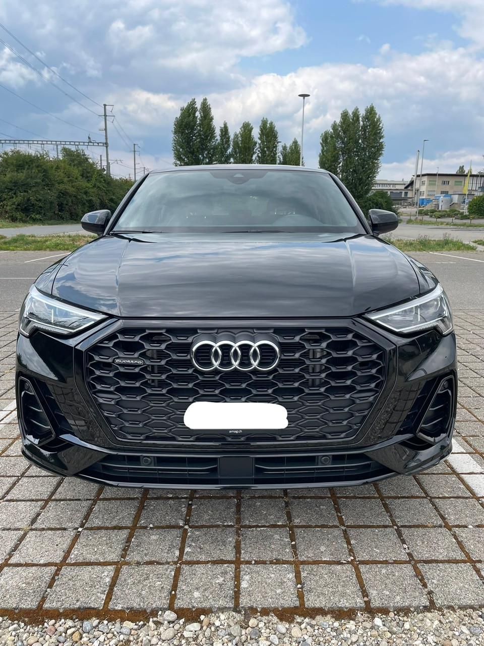AUDI Q3 Sportback 40 TDI S line quattro S-Tronic-image-0
