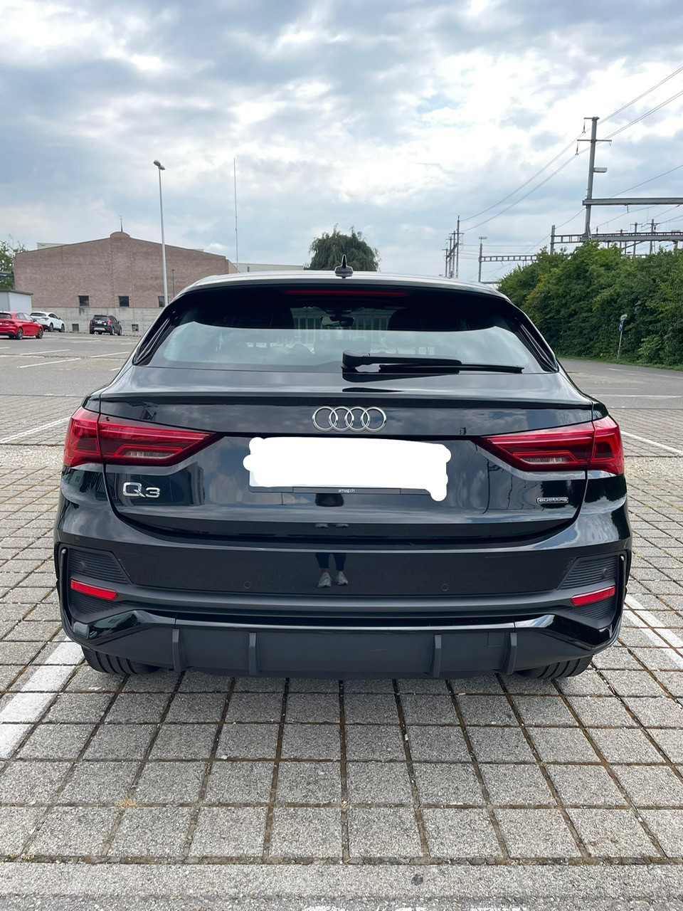 AUDI Q3 Sportback 40 TDI S line quattro S-Tronic-image-1