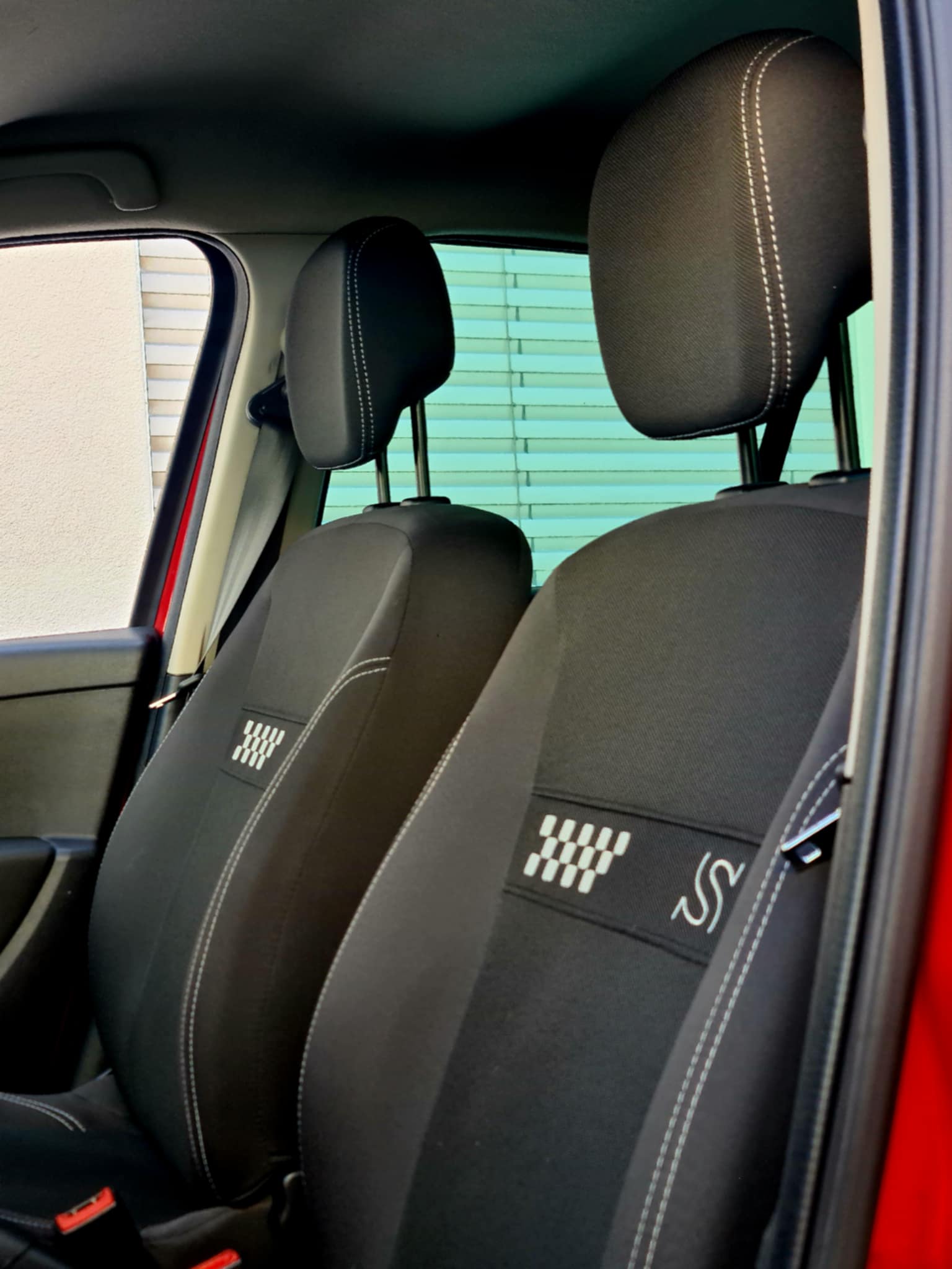 RENAULT Clio 1.2 16V Turbo S-image-11
