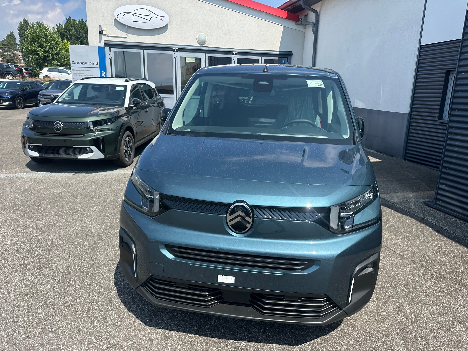 CITROEN Berlingo 1.5 BlueHDi 130 M Berlingo 30 EAT8-image-2