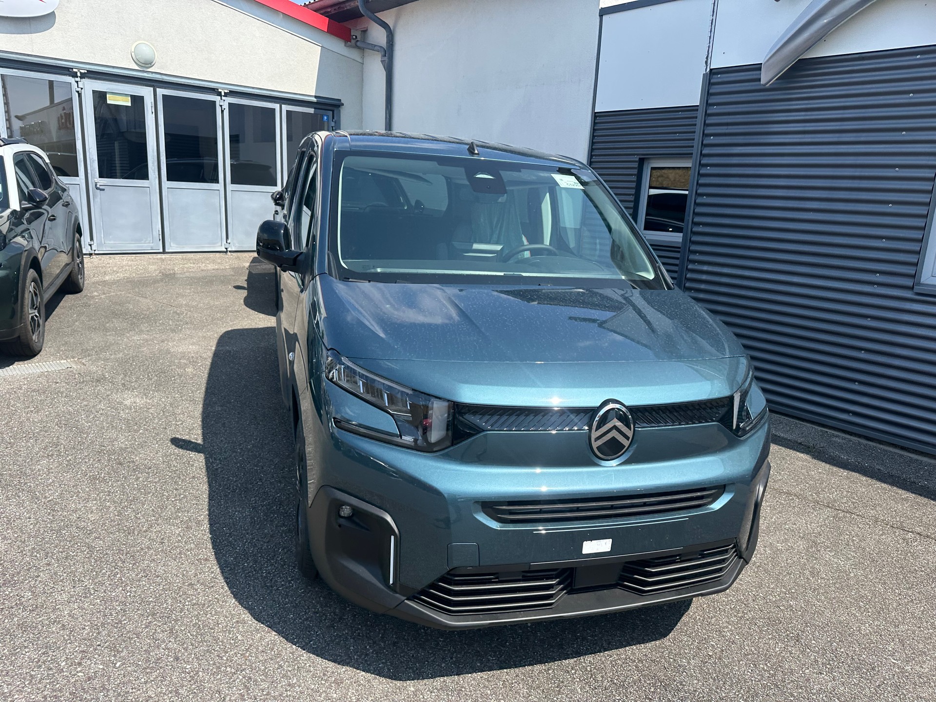 CITROEN Berlingo 1.5 BlueHDi 130 M Berlingo 30 EAT8-image-3