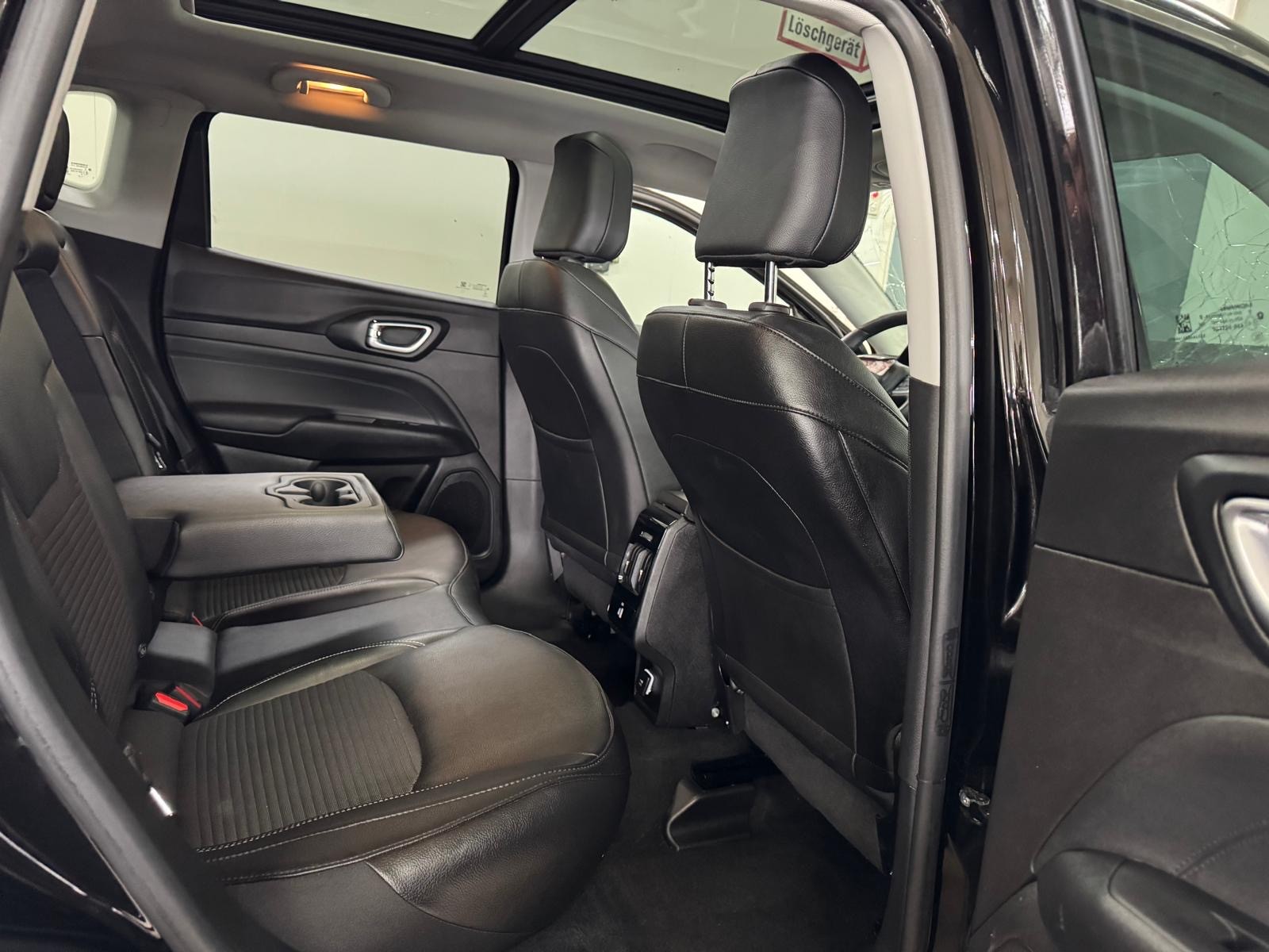 JEEP Compass 1.3 T PHEV Swiss Limited Plus AWD-image-8
