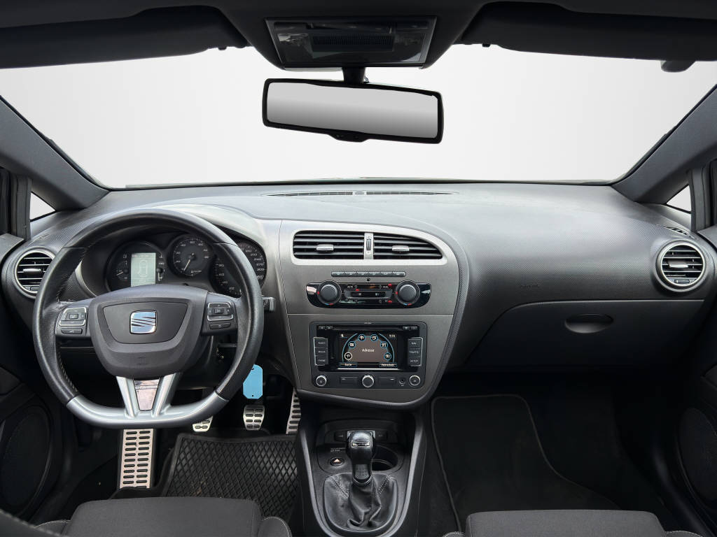 SEAT Leon 2.0 TSI Cupra R-image-12
