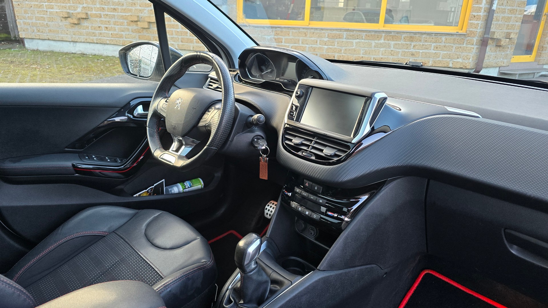 PEUGEOT 208 1.2 THP Allure Gt line-image-11