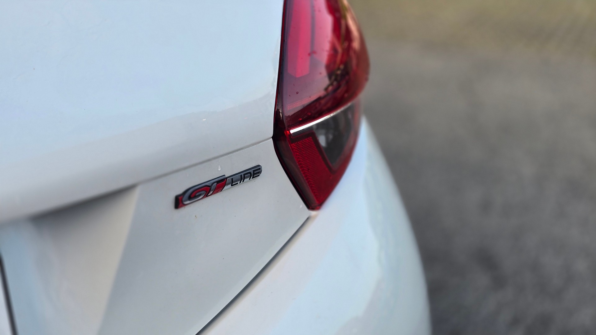 PEUGEOT 208 1.2 THP Allure Gt line-image-2