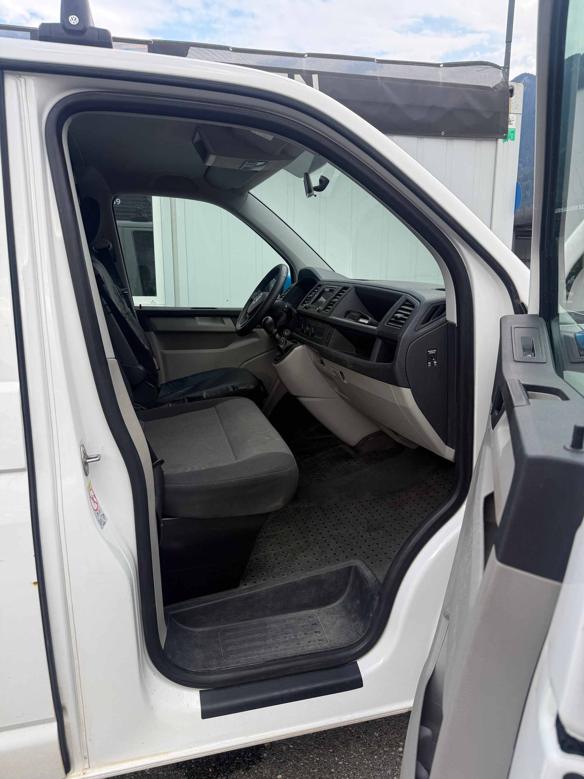 VW T6.1 2.0 TDI 4Motion-image-11