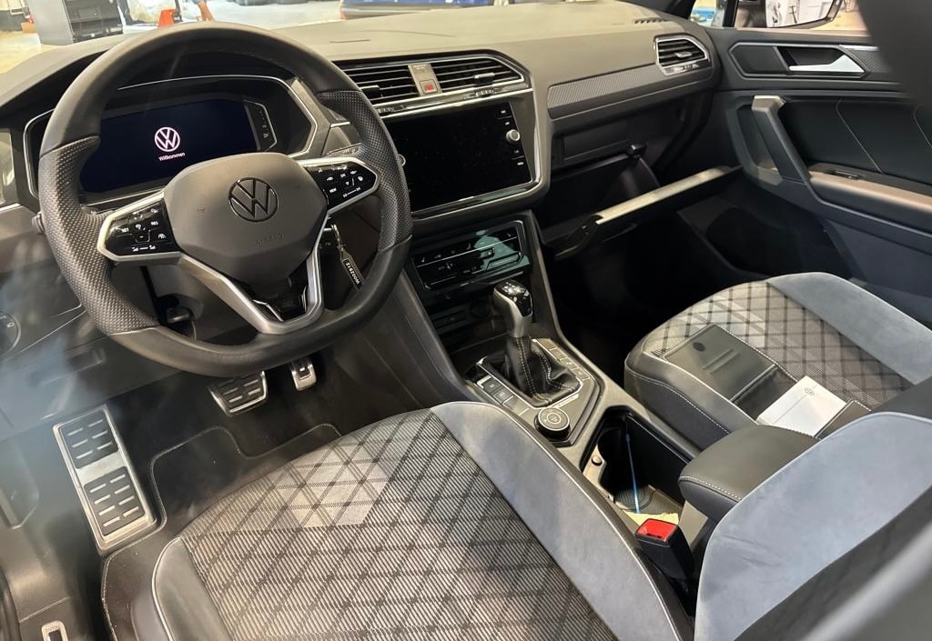 VW Tiguan 2.0TSI R-Line 4Motion DSG / AHK / leasing ab 399.- Monate / Farbe Delfingrau Metallic-image-2