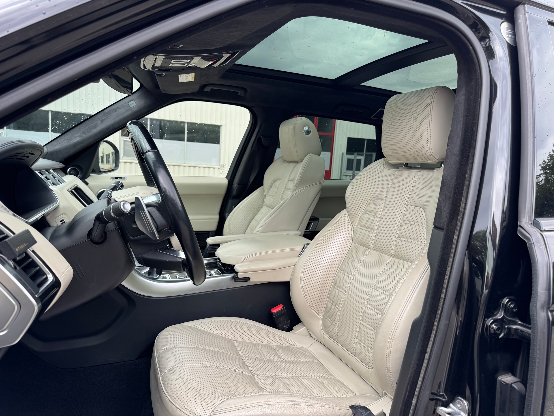 LAND ROVER Range Rover Sport 4.4 SDV8 Autobiography Automatic-image-7
