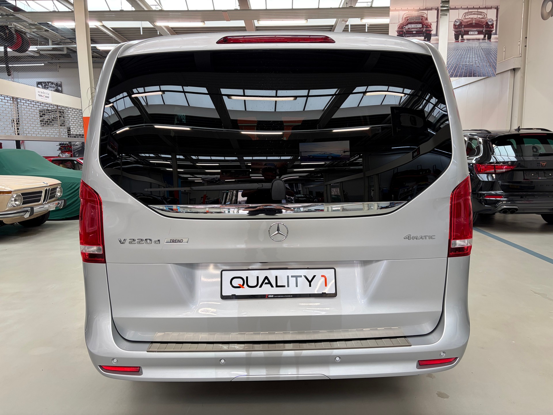 MERCEDES-BENZ V 220 d Trend lang 4Matic 9G-Tronic-image-3