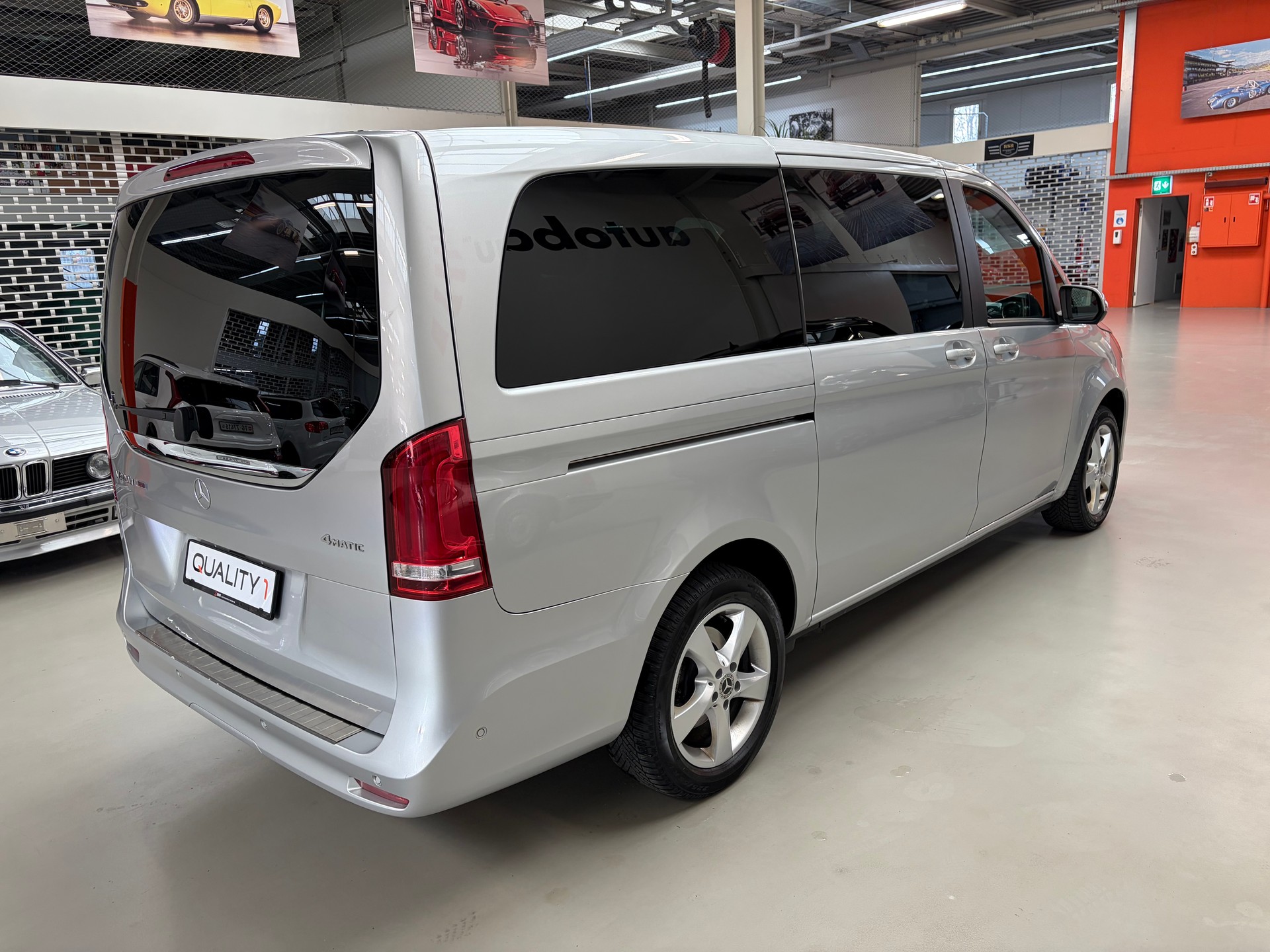 MERCEDES-BENZ V 220 d Trend lang 4Matic 9G-Tronic-image-4