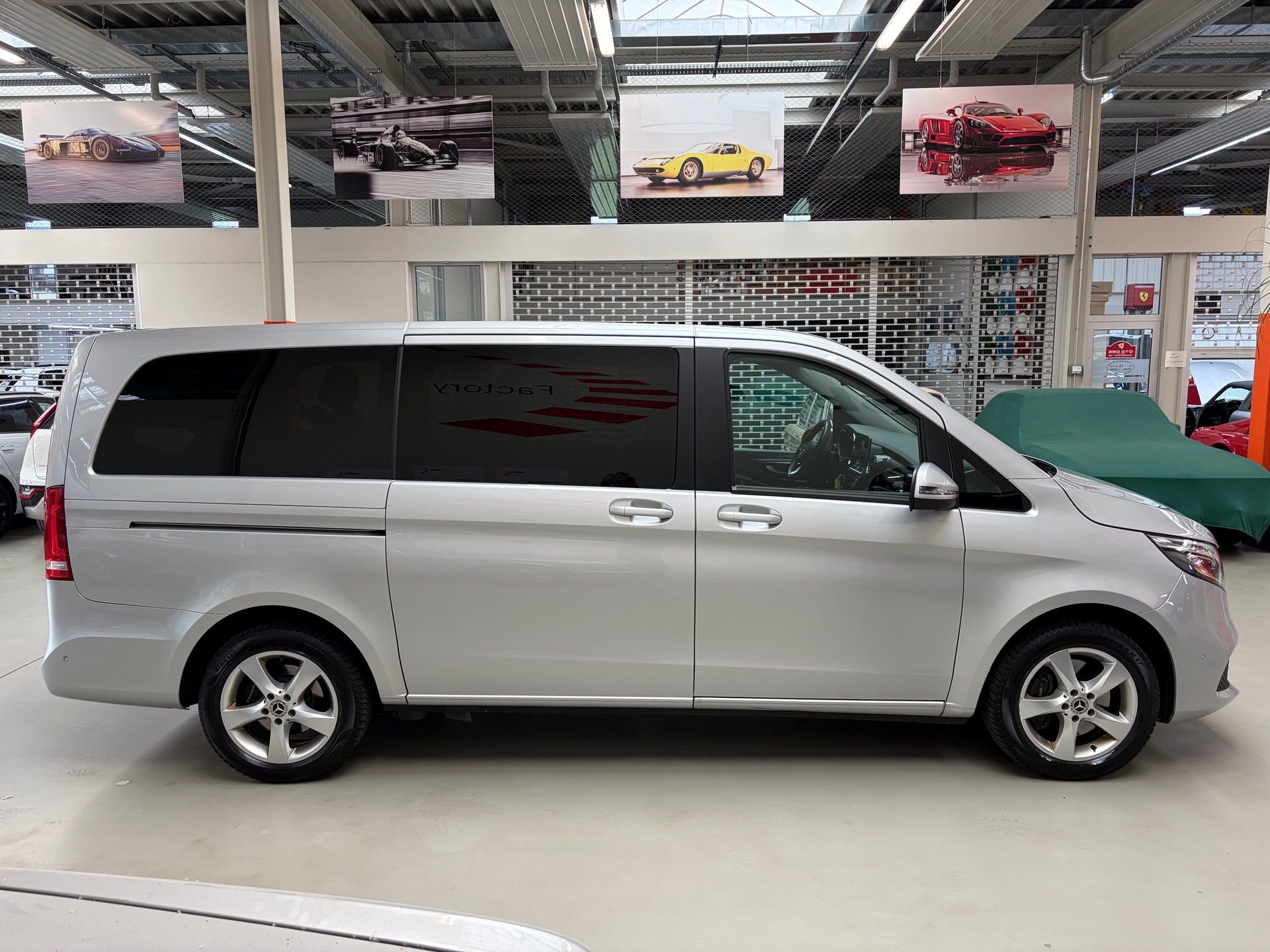 MERCEDES-BENZ V 220 d Trend lang 4Matic 9G-Tronic-image-5