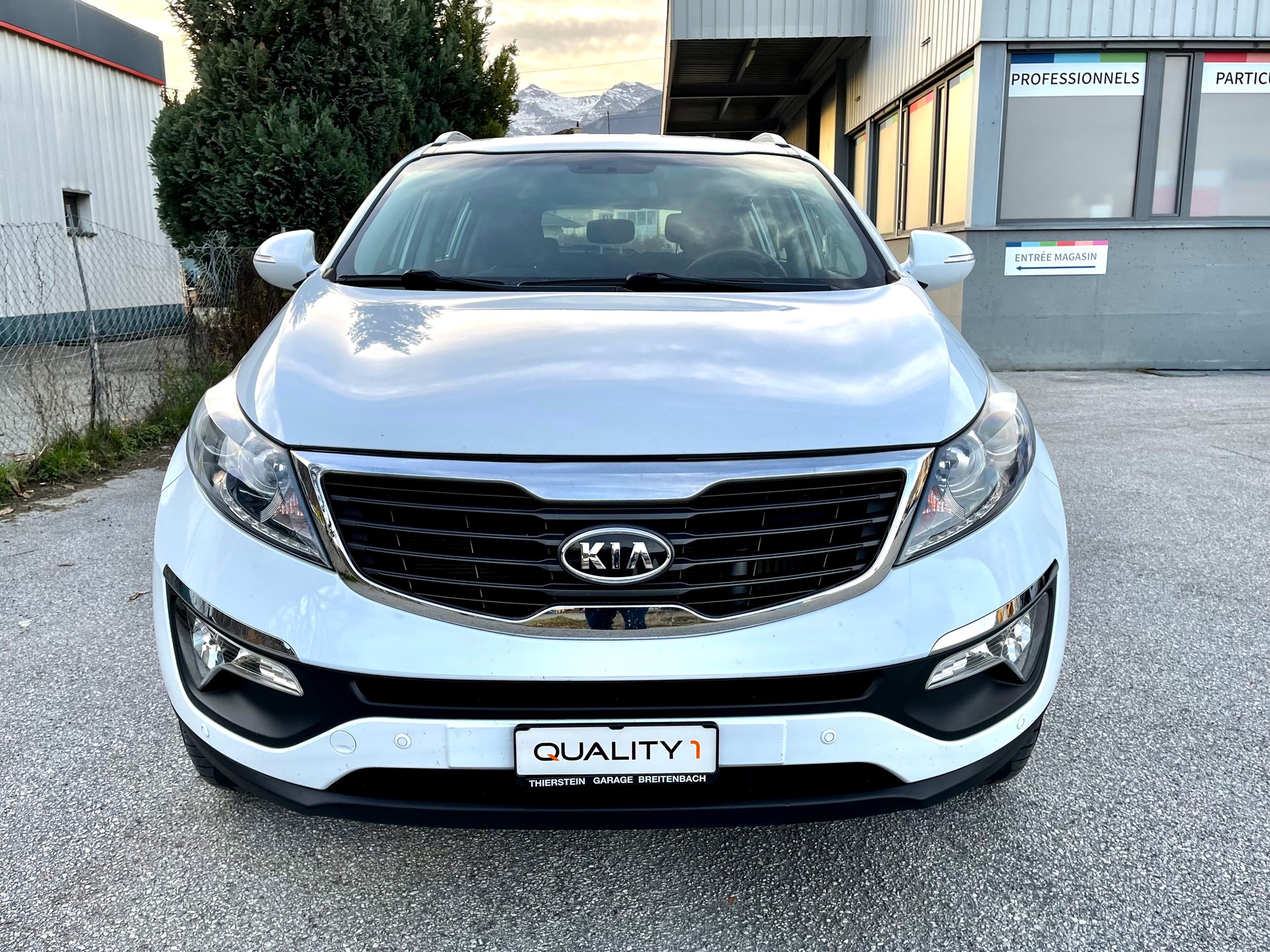 KIA Sportage 2.0 CRDi Trend 4WD Automatic-image-20