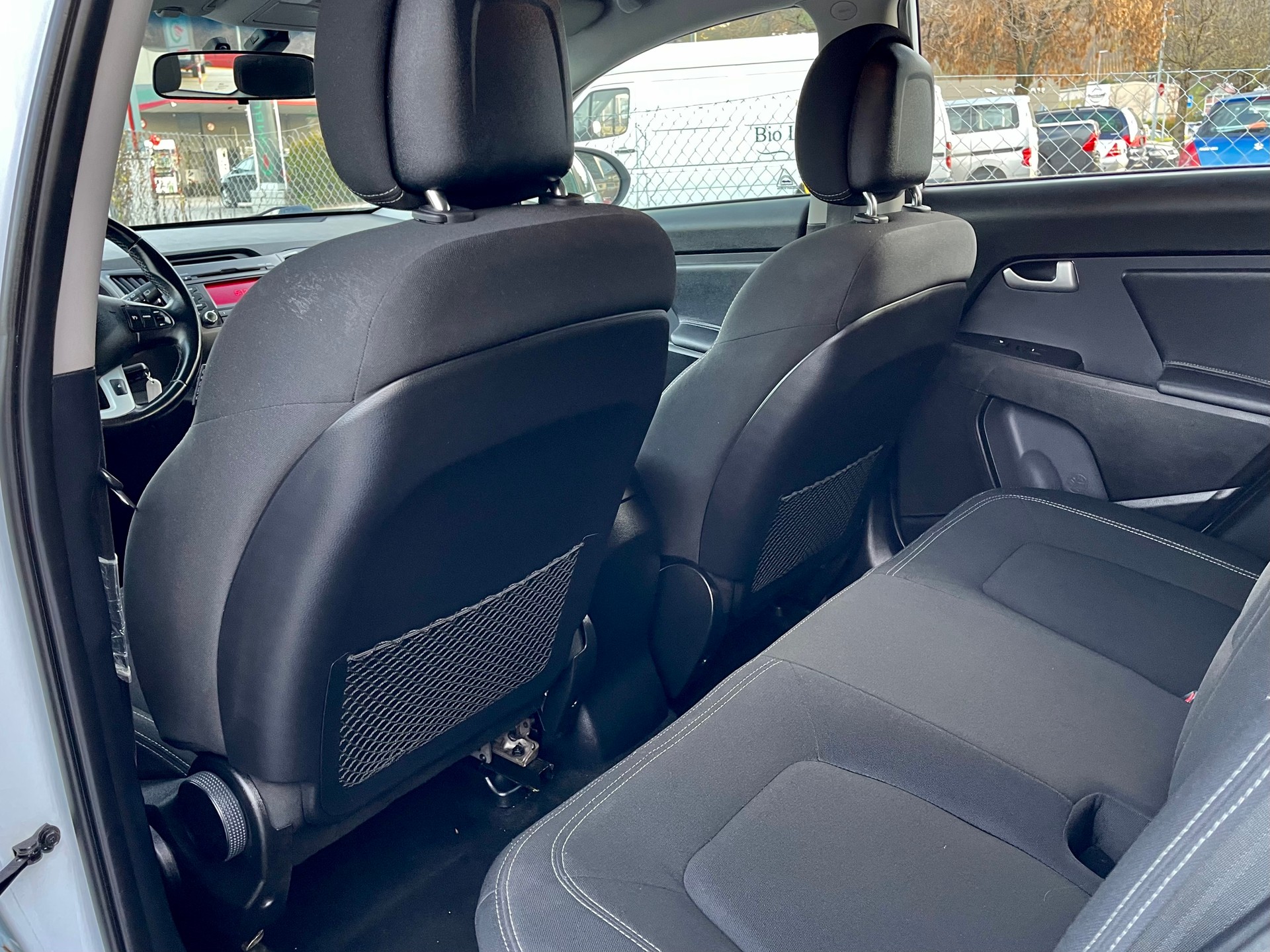 KIA Sportage 2.0 CRDi Trend 4WD Automatic-image-23