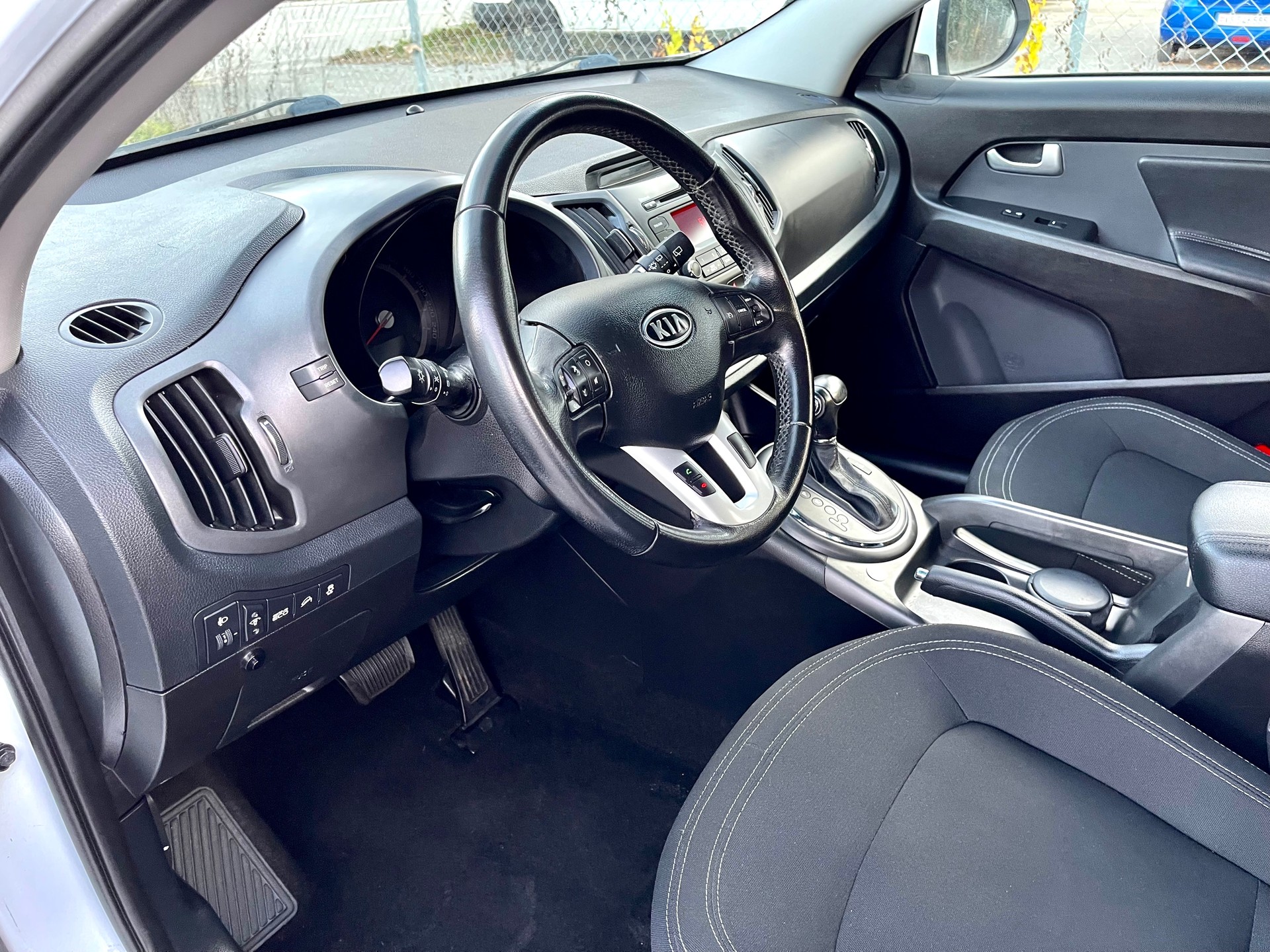 KIA Sportage 2.0 CRDi Trend 4WD Automatic-image-27