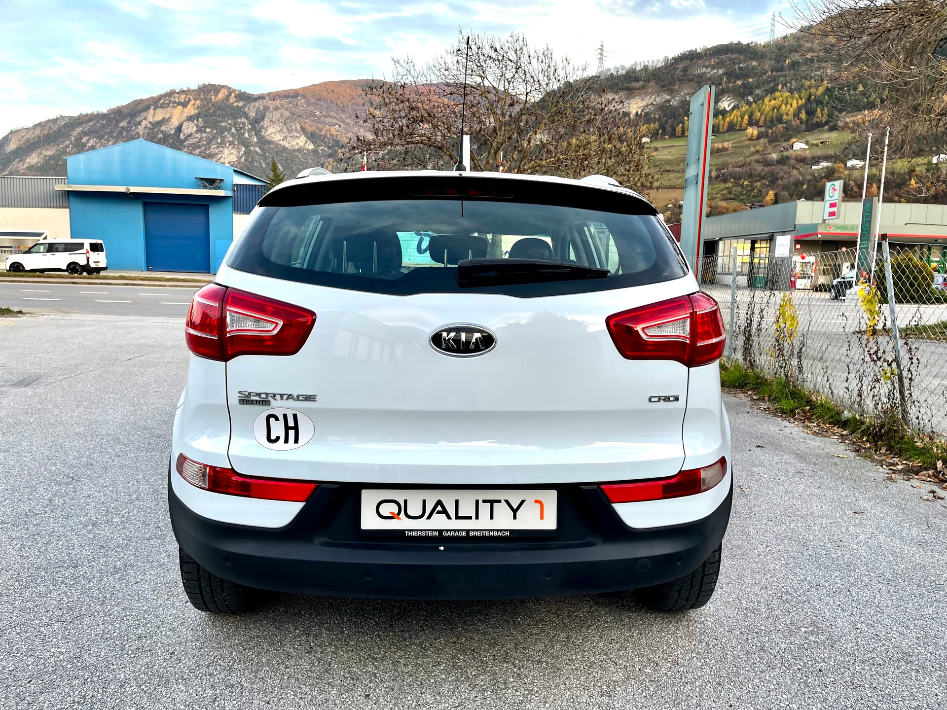 KIA Sportage 2.0 CRDi Trend 4WD Automatic-image-2