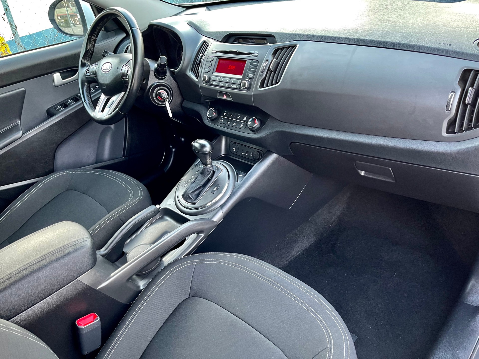 KIA Sportage 2.0 CRDi Trend 4WD Automatic-image-17