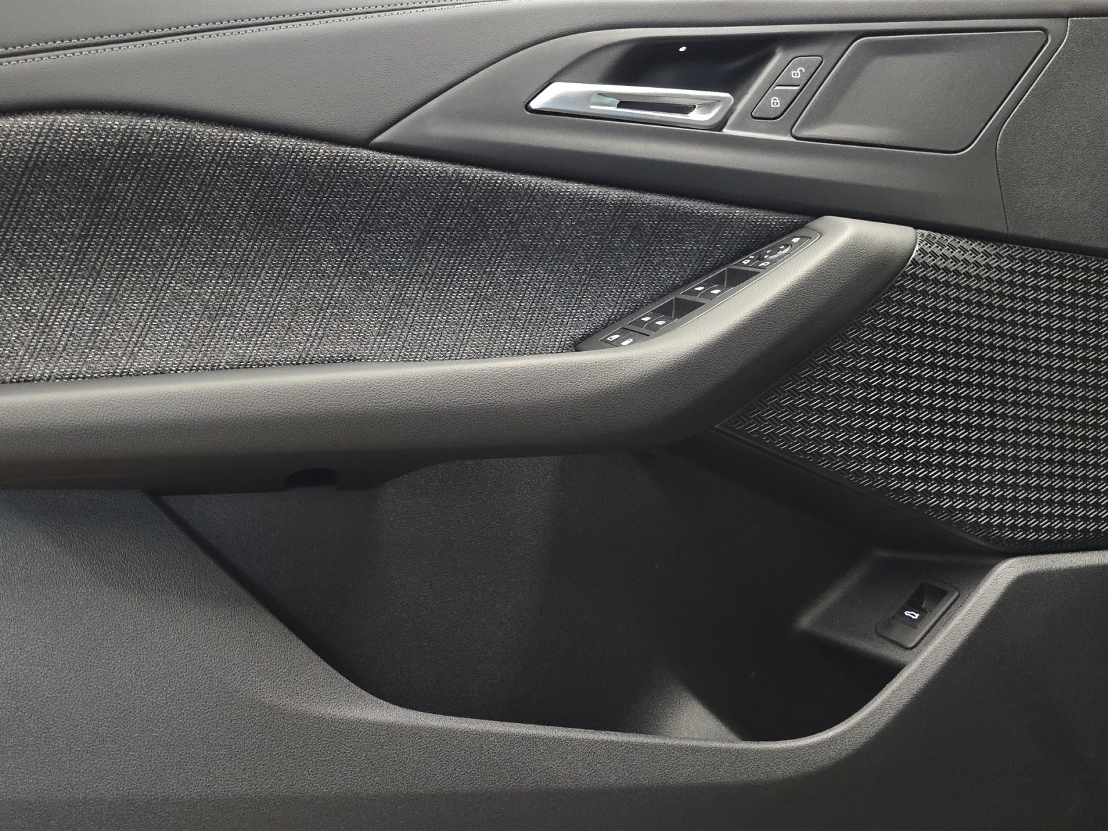 BMW 230e xDrive Act. Tourer-image-17