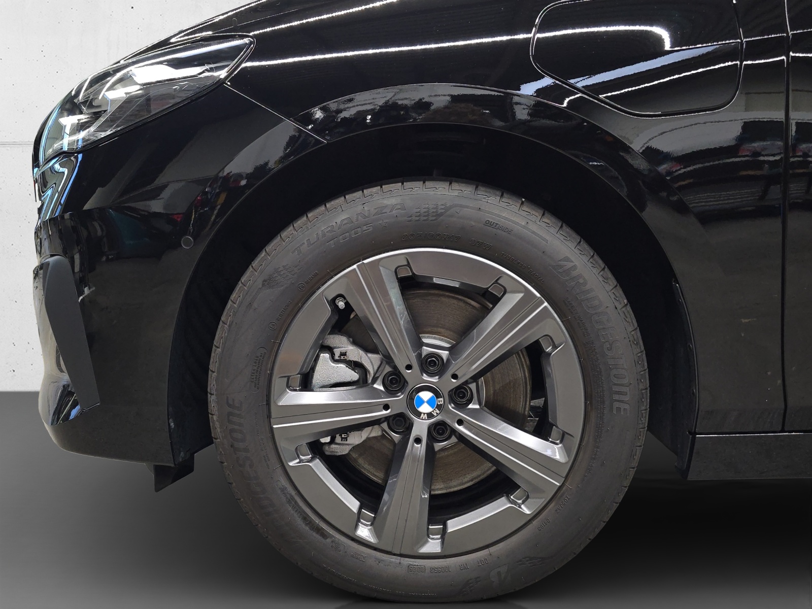 BMW 230e xDrive Act. Tourer-image-8
