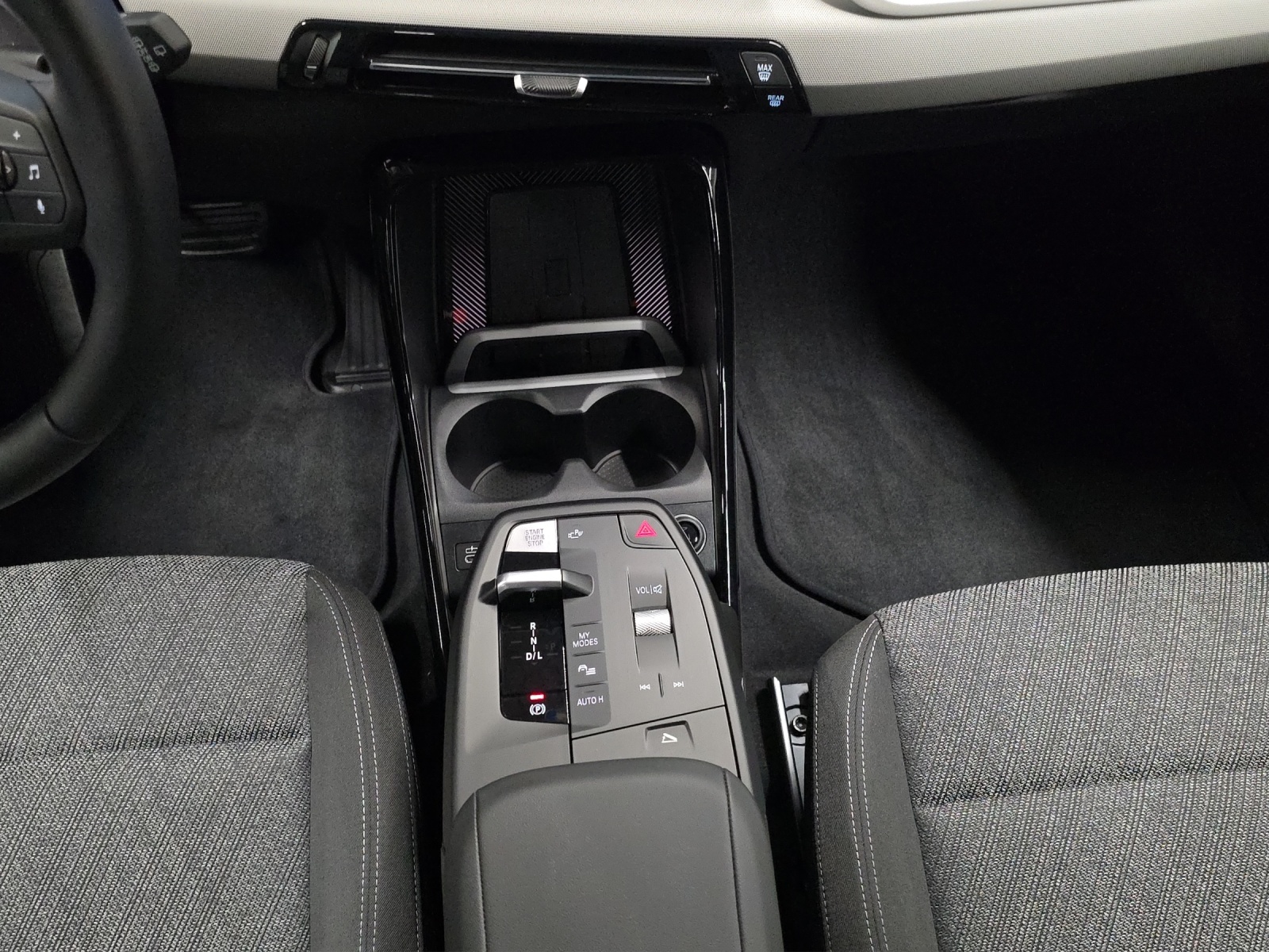 BMW 230e xDrive Act. Tourer-image-16