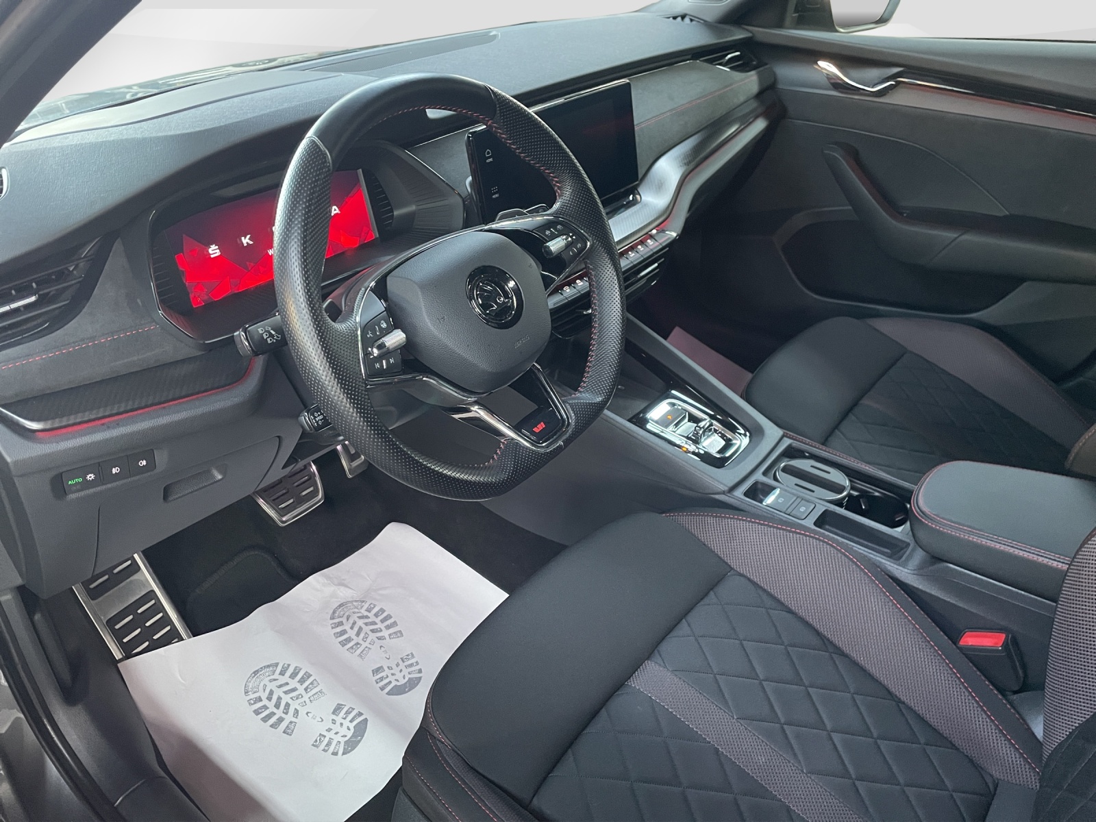 SKODA Octavia Combi 2.0 TDI RS 4x4 DSG-image-6