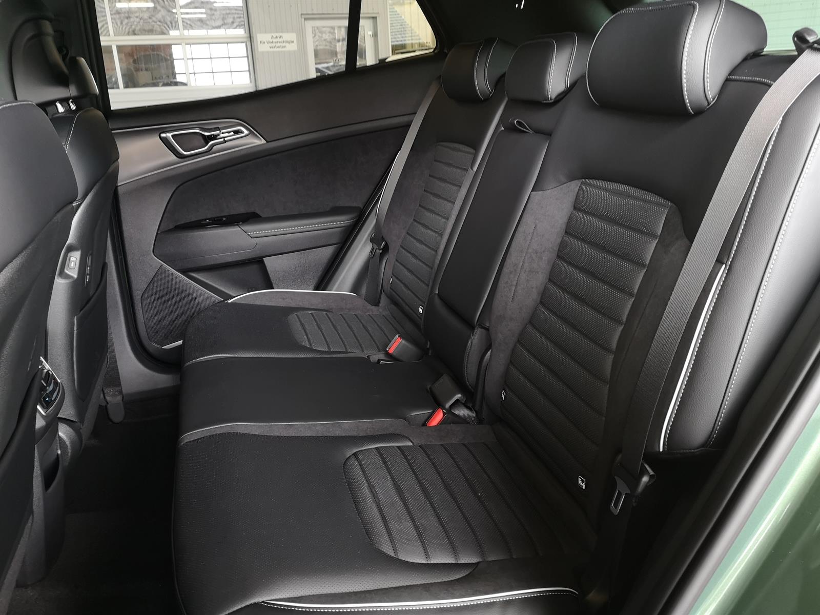 KIA Sportage 1.6 T-GDi Hybrid GT-Line-image-6